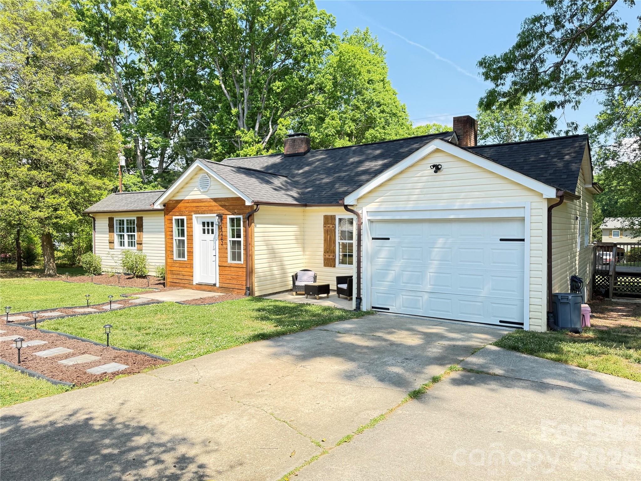1442 Lee Pearson Road — Lenoir