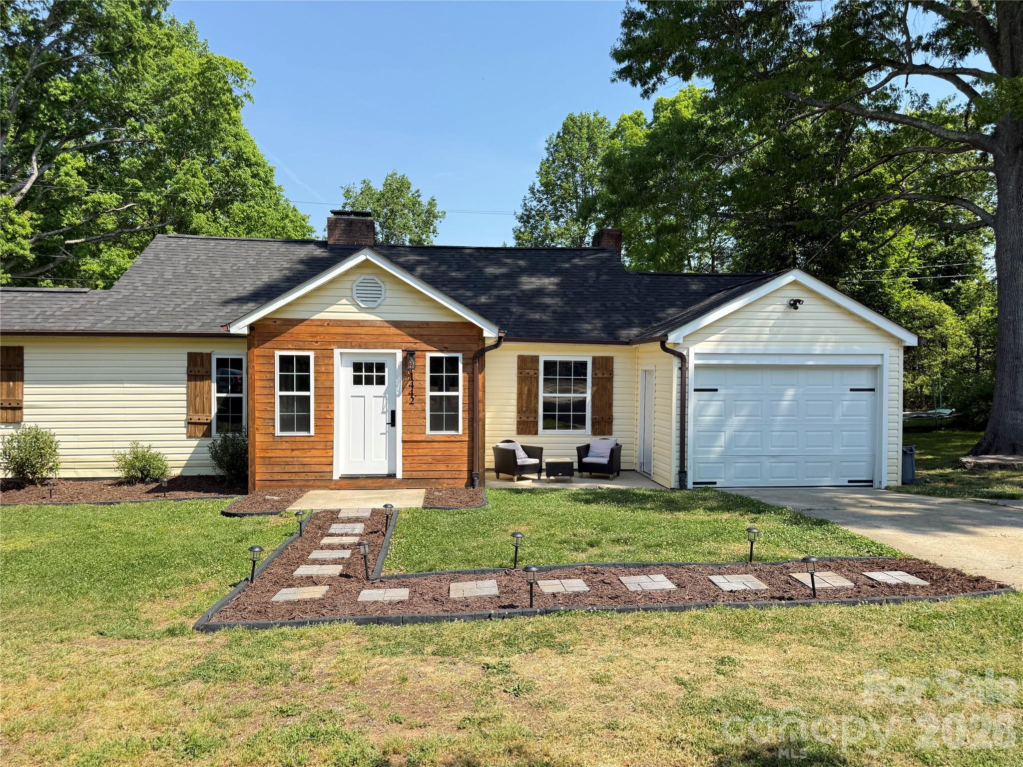 1442 Lee Pearson Road — Lenoir