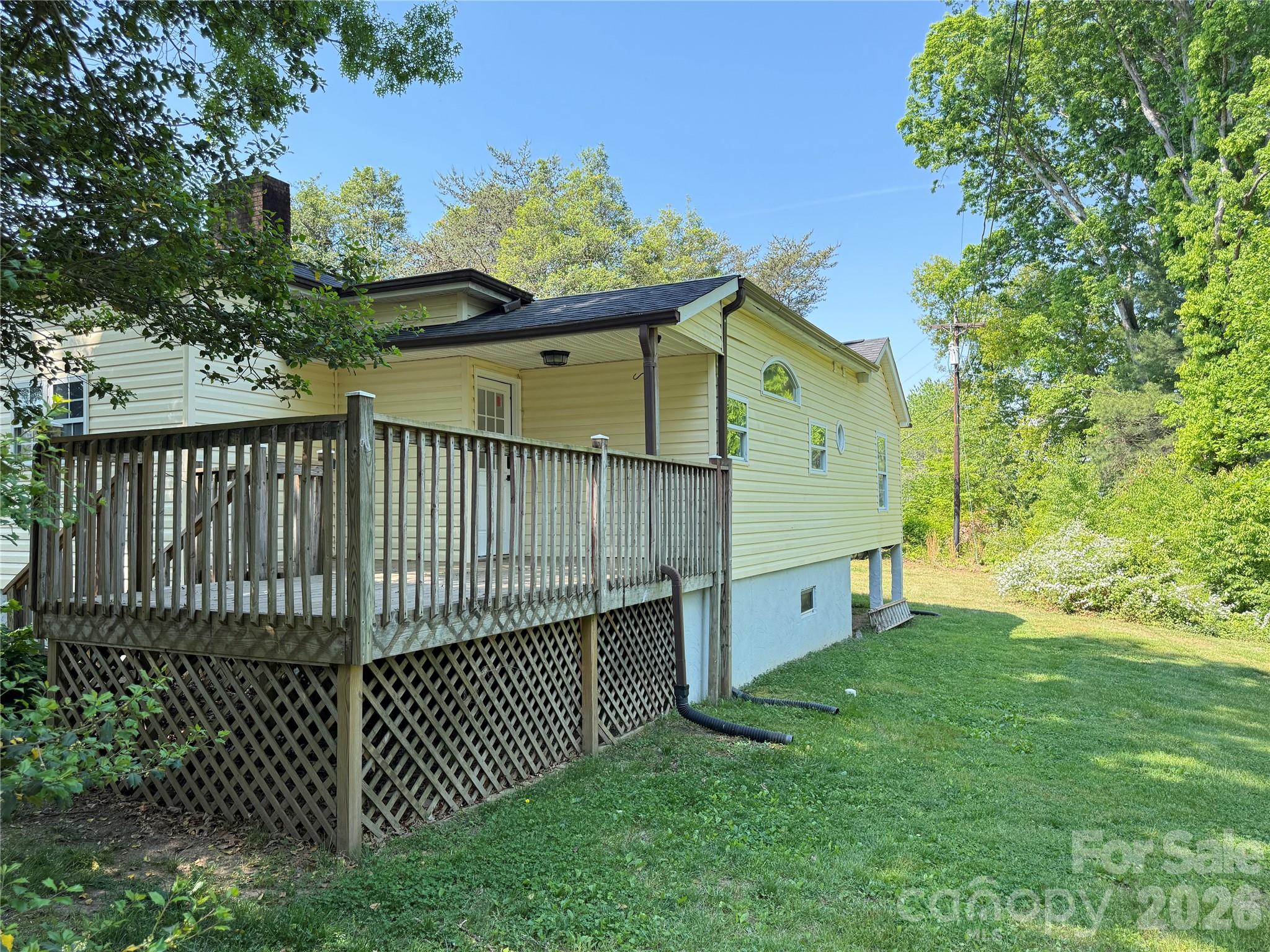1442 Lee Pearson Road — Lenoir