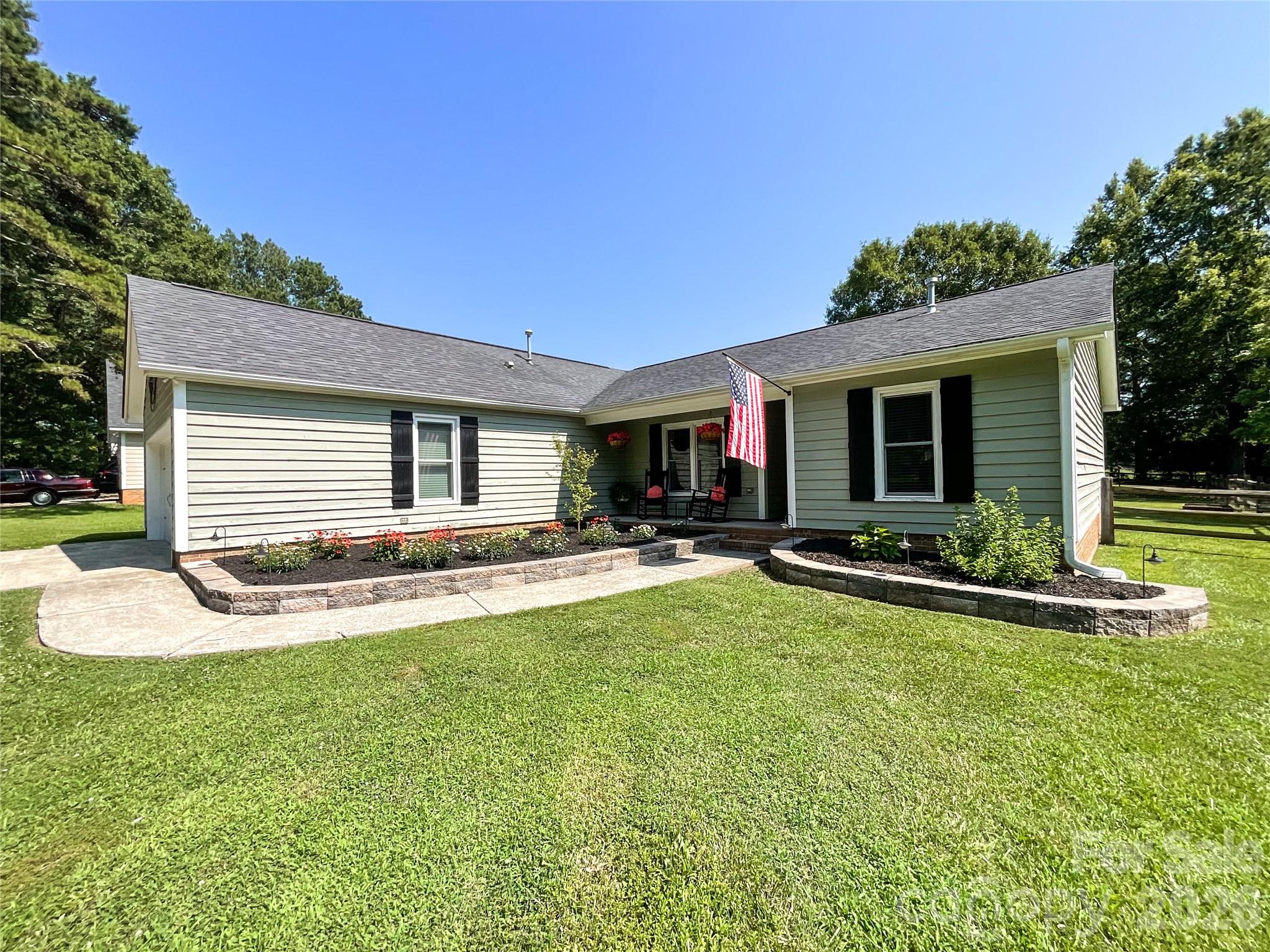 103 Woodland Lane — Monroe