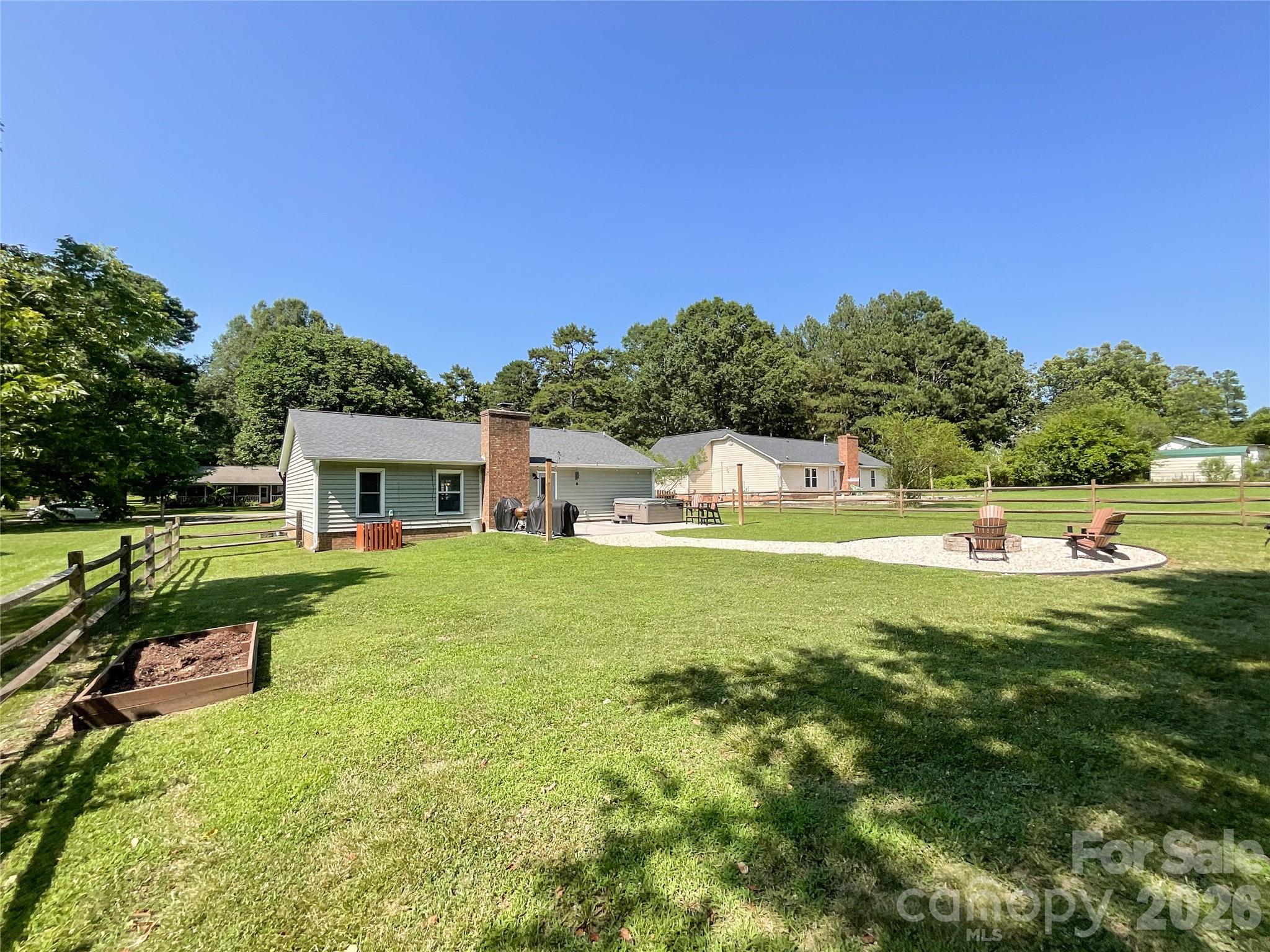 103 Woodland Lane — Monroe