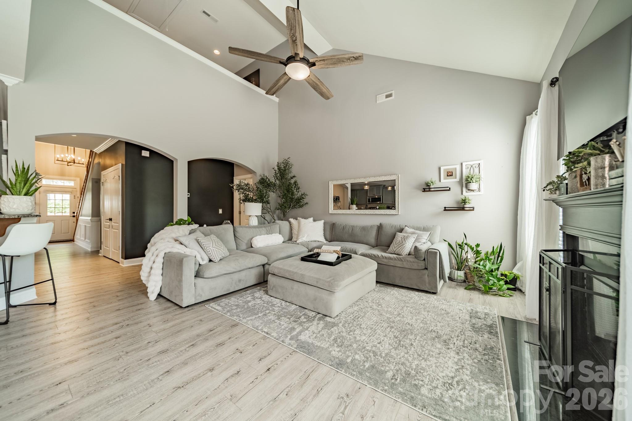 1204 Woodglen Lane — Matthews