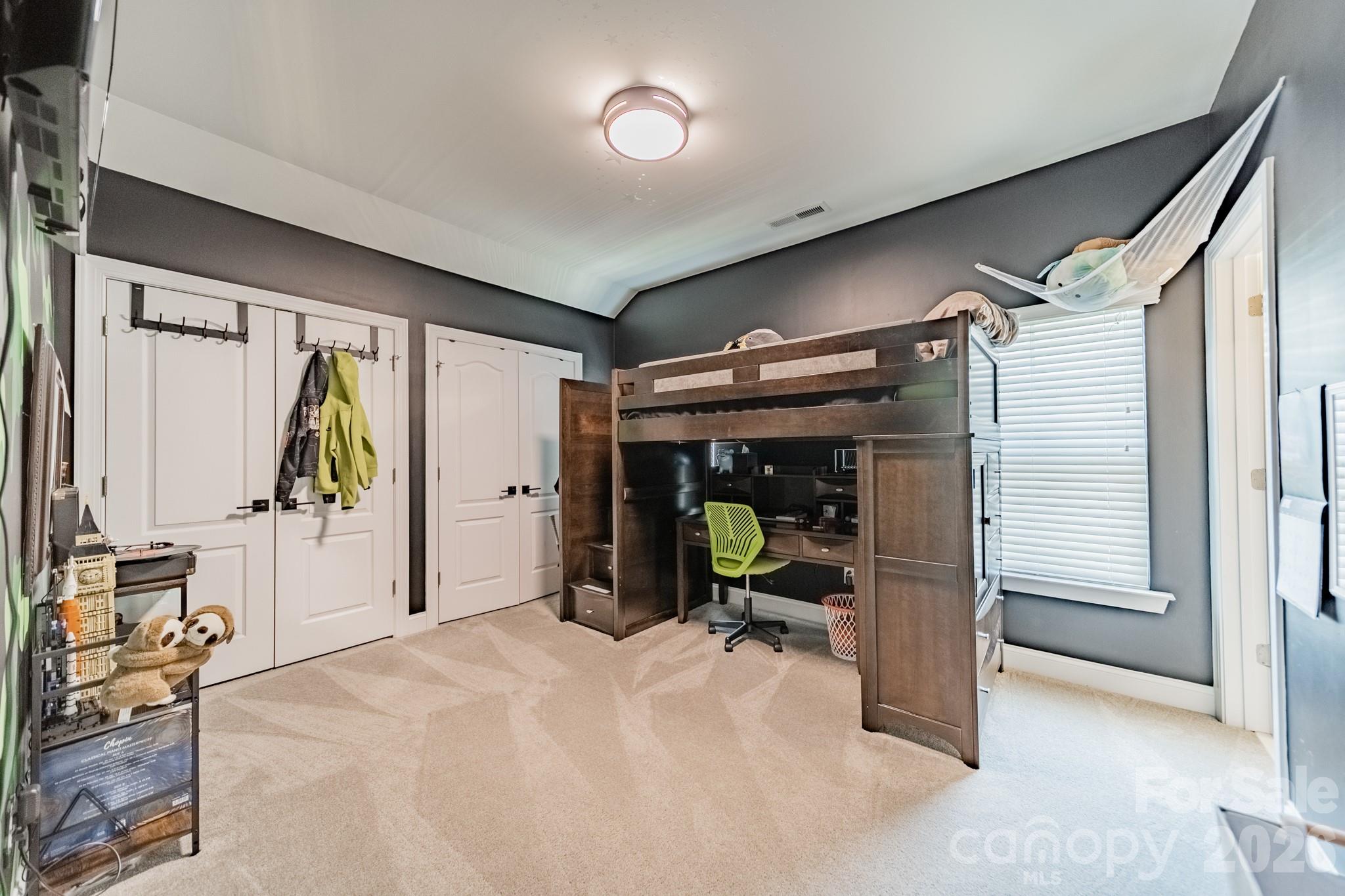 1204 Woodglen Lane — Matthews