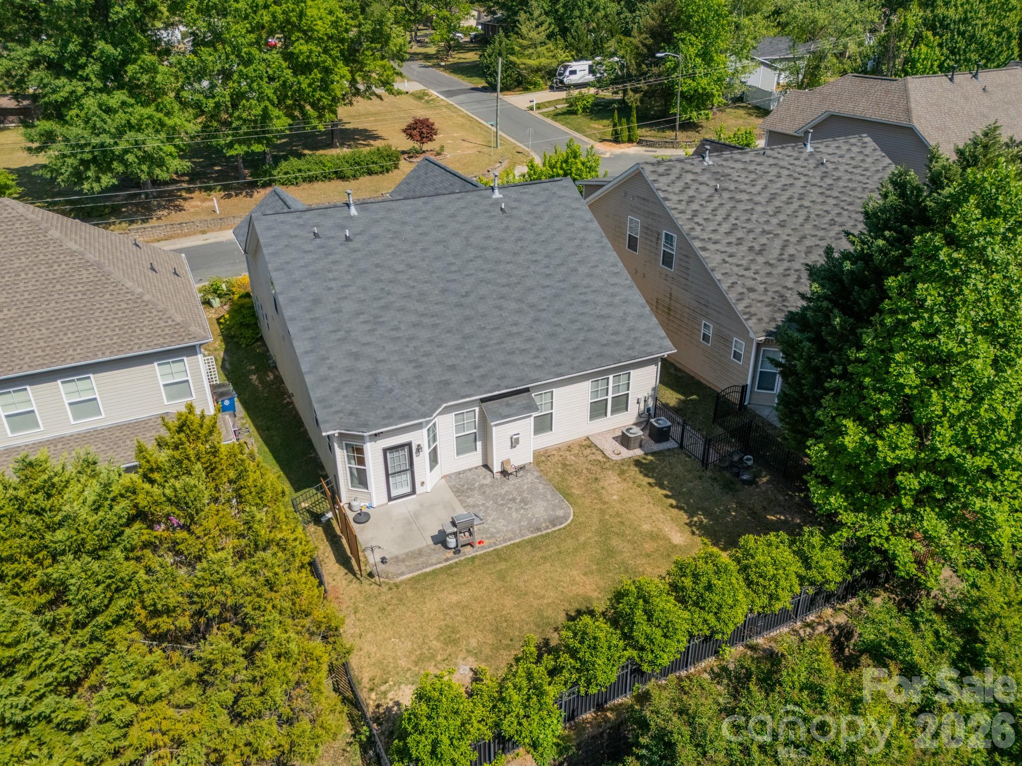 1204 Woodglen Lane — Matthews