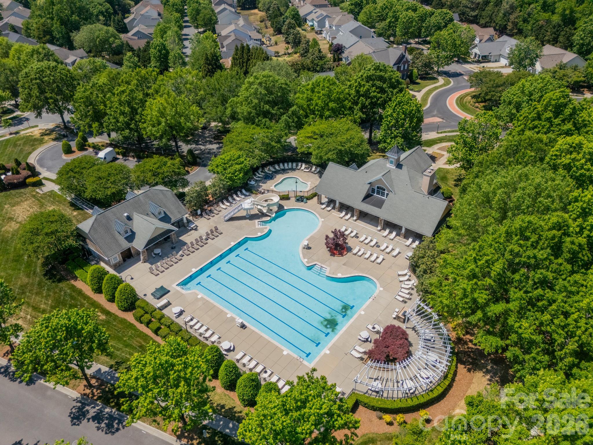 1204 Woodglen Lane — Matthews