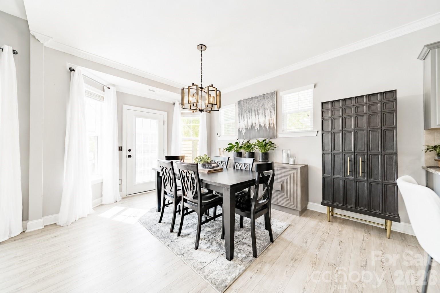 1204 Woodglen Lane — Matthews