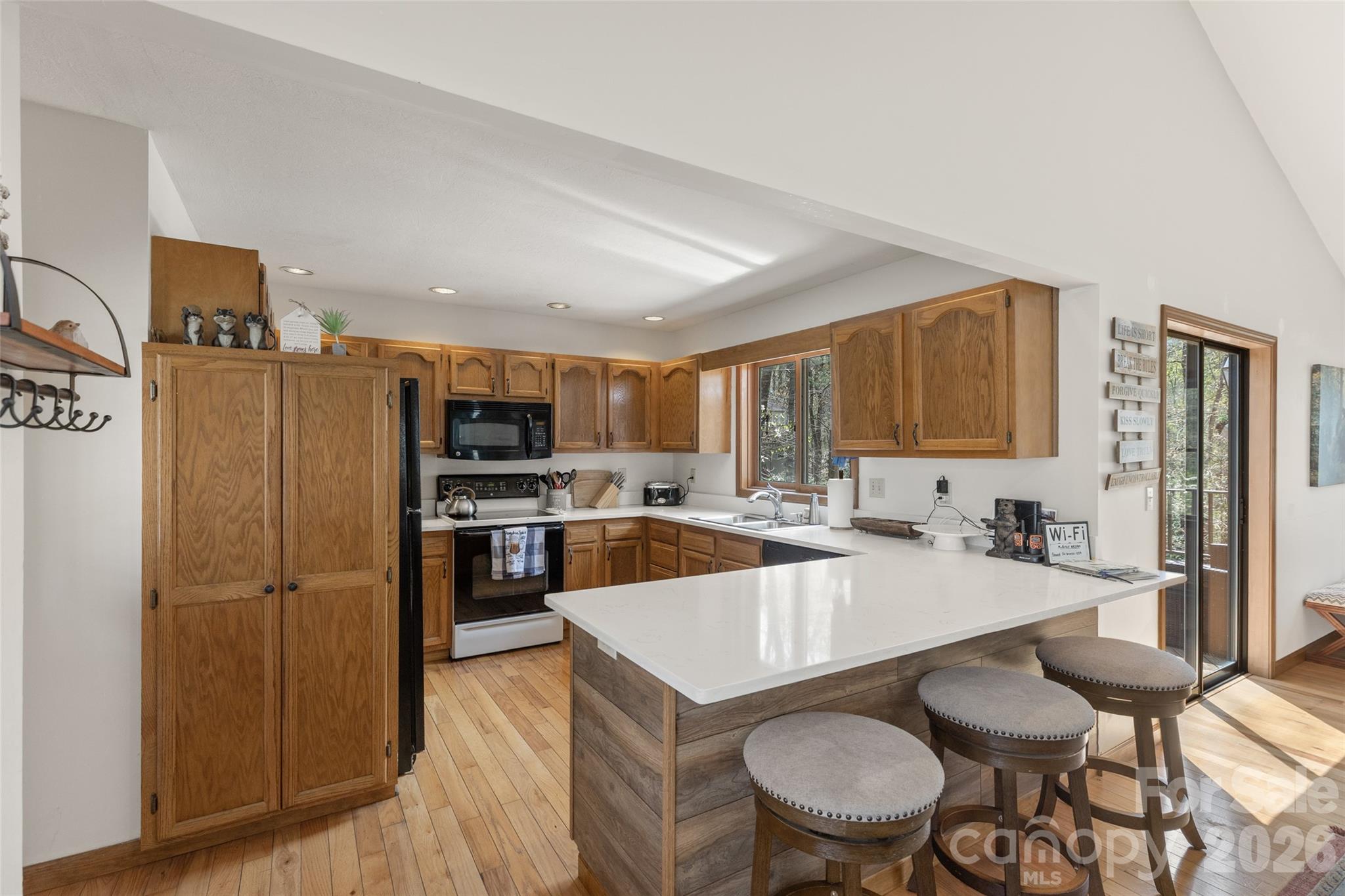 46 Poplar Court — Sapphire