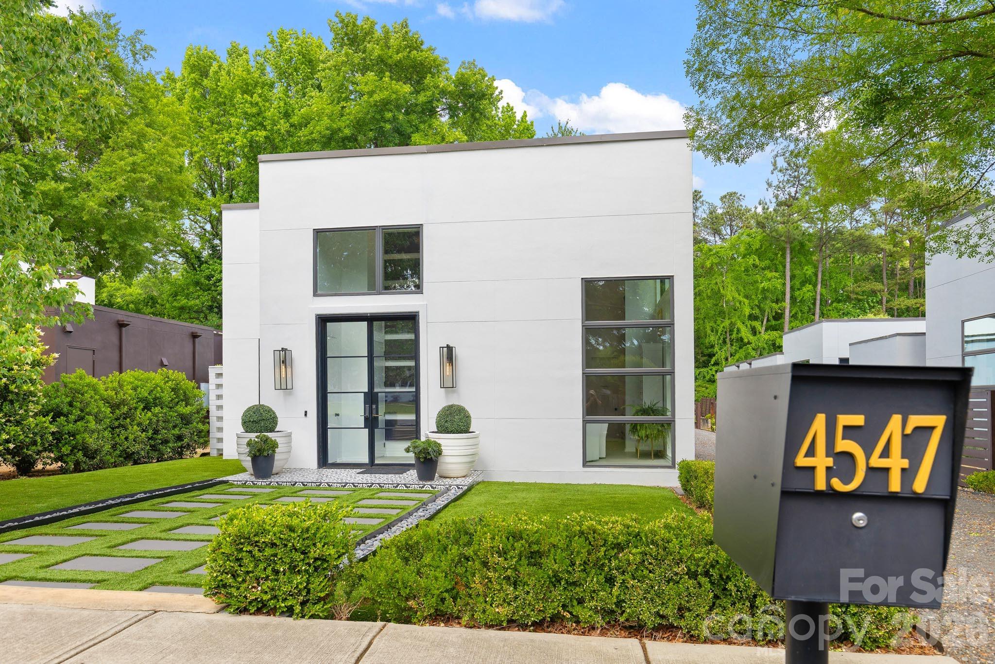 4547 Craig Avenue — Charlotte