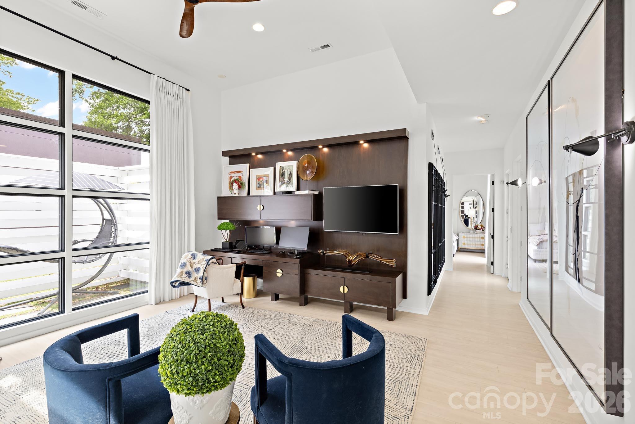4547 Craig Avenue — Charlotte