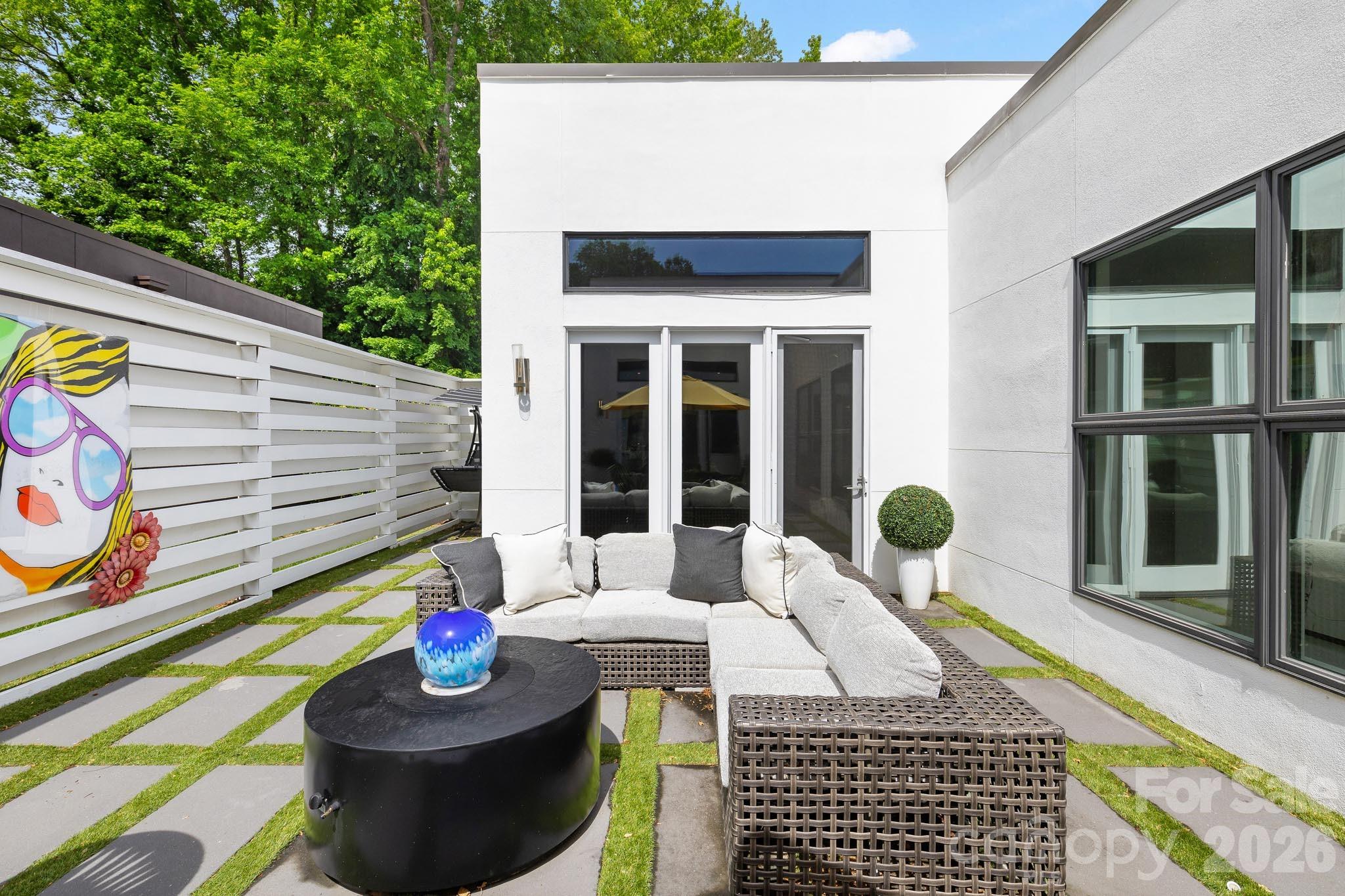 4547 Craig Avenue — Charlotte