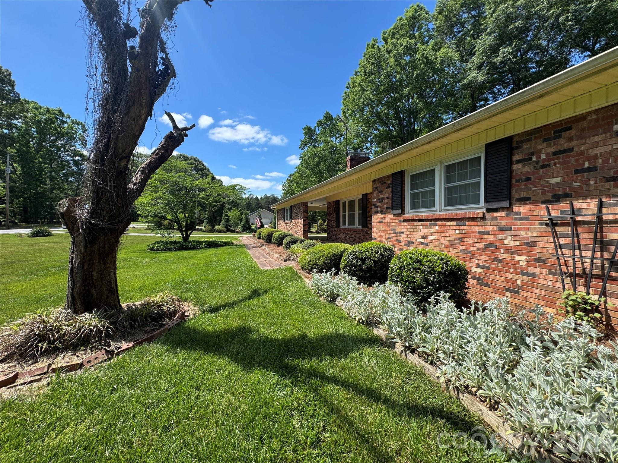 270 Lewis Ferry Road — Statesville