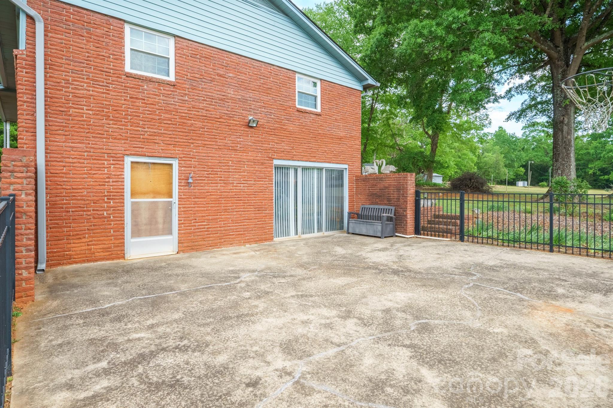 2359 Hendrix Road — Maiden