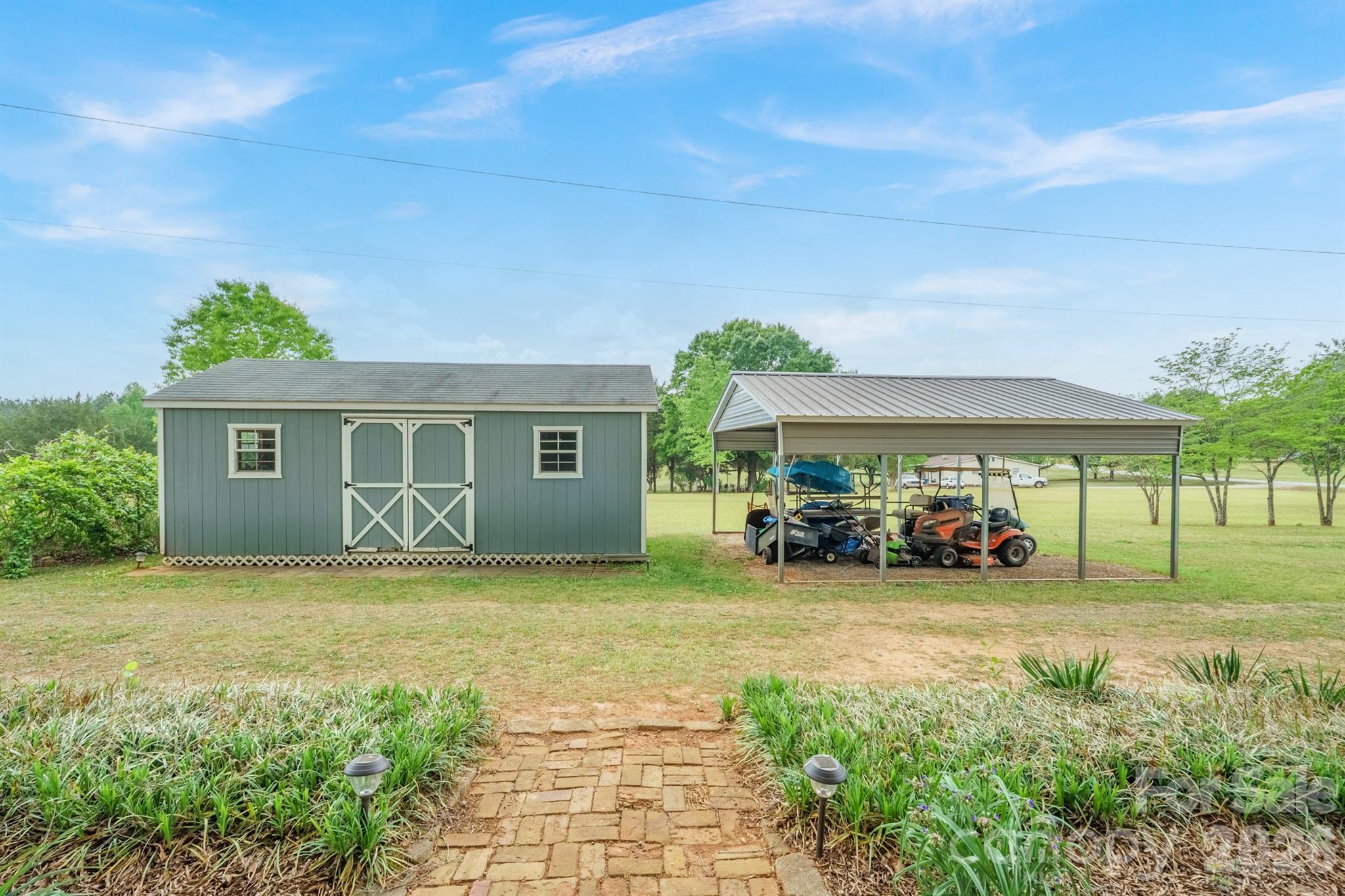 2359 Hendrix Road — Maiden