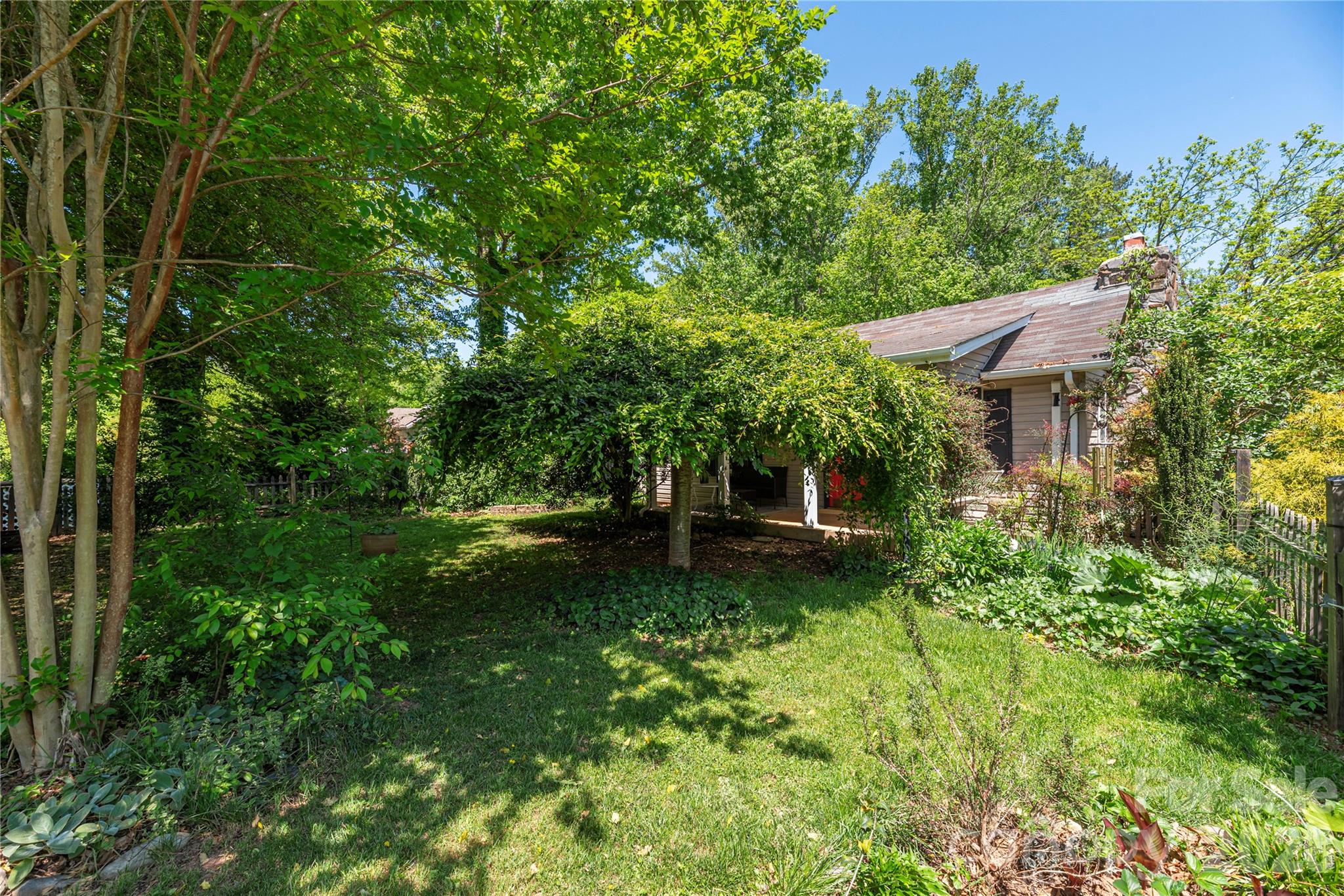 14 Murray Lane — Asheville