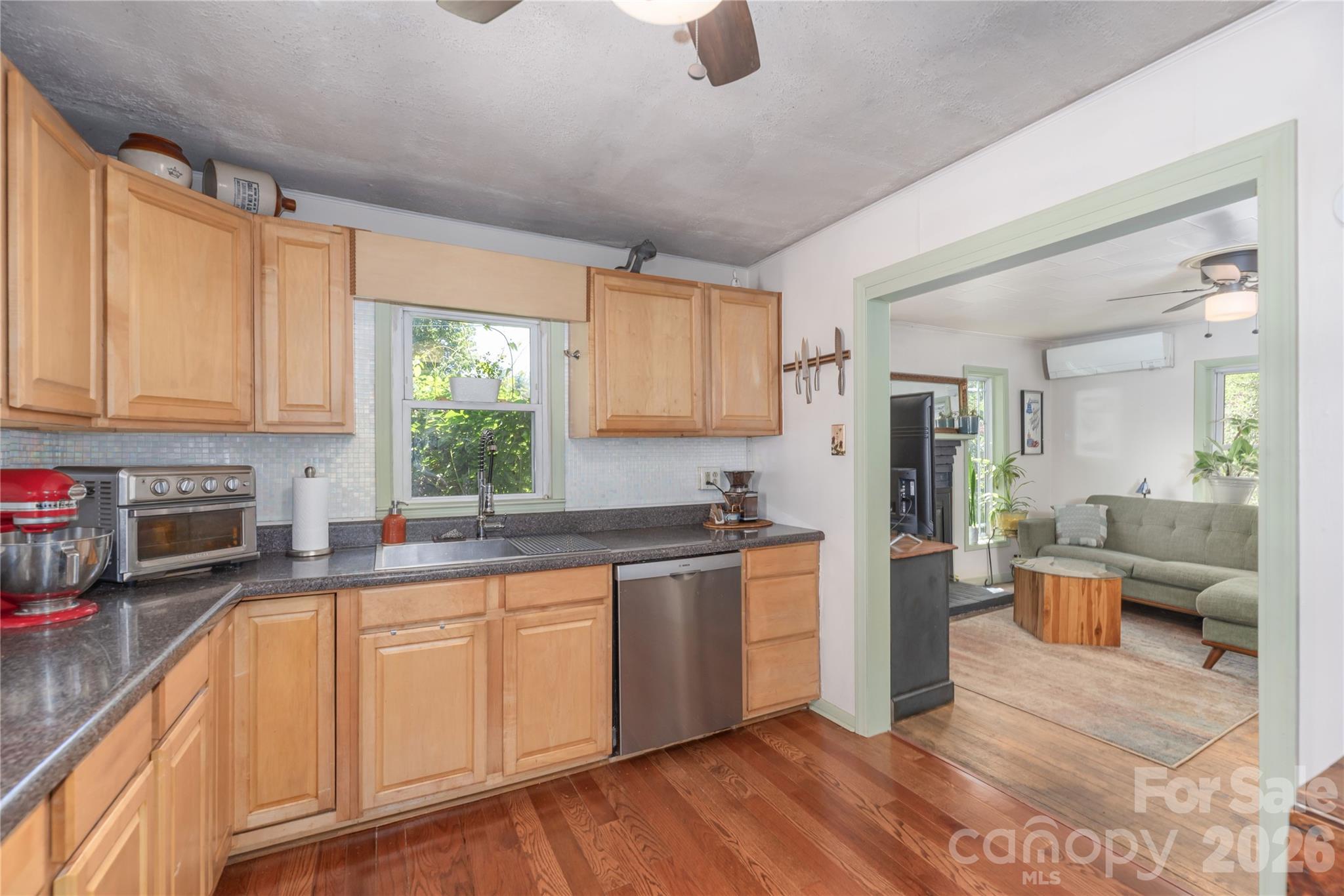14 Murray Lane — Asheville