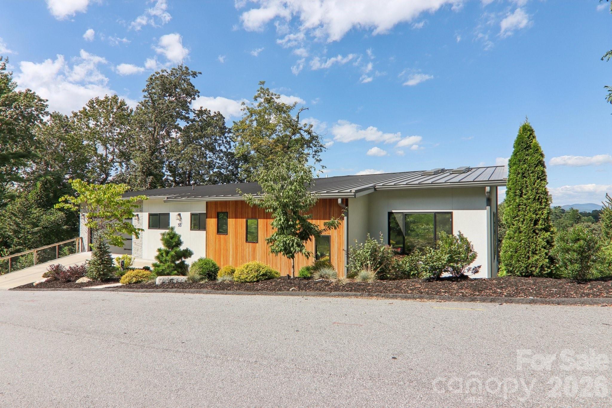 55 Laurel Spring Lane — Hendersonville