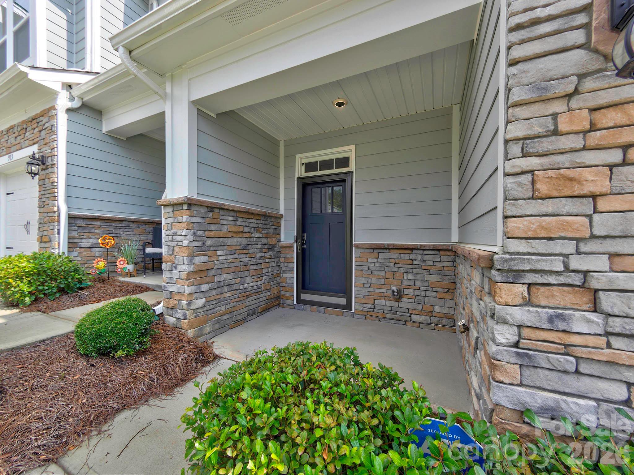 915 Emma Kate Court — Lake Wylie