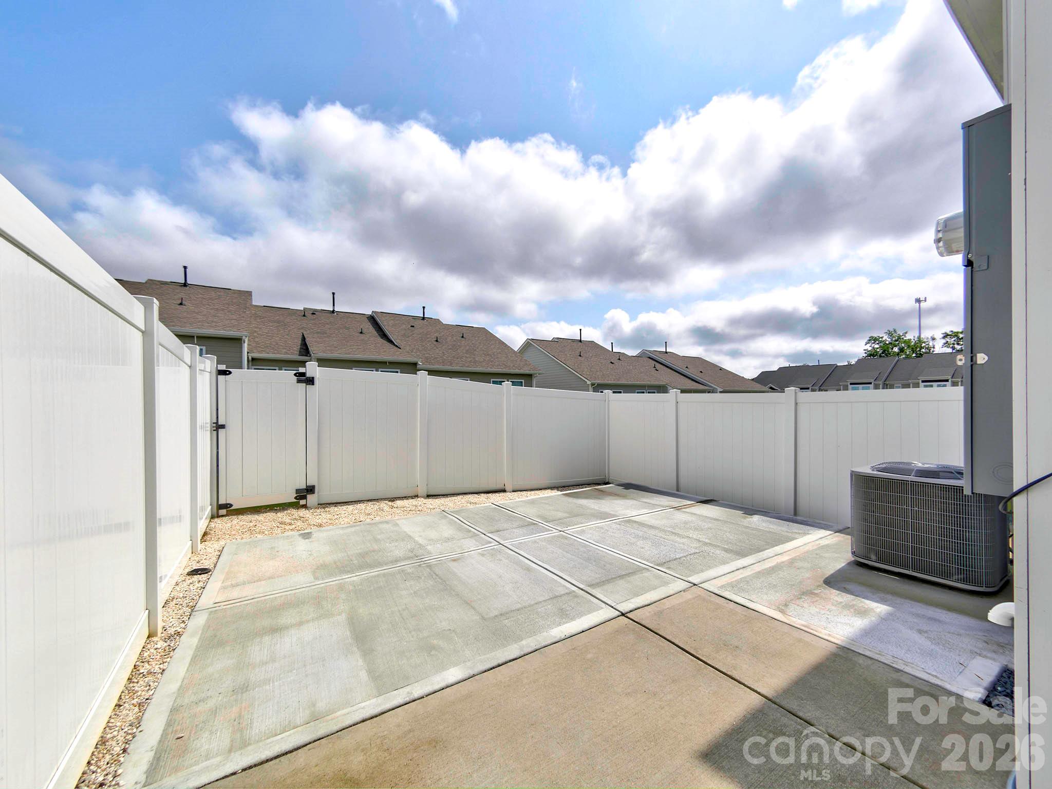 915 Emma Kate Court — Lake Wylie