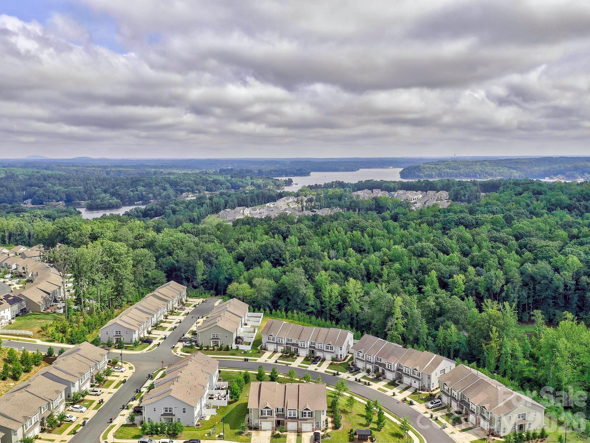 915 Emma Kate Court — Lake Wylie