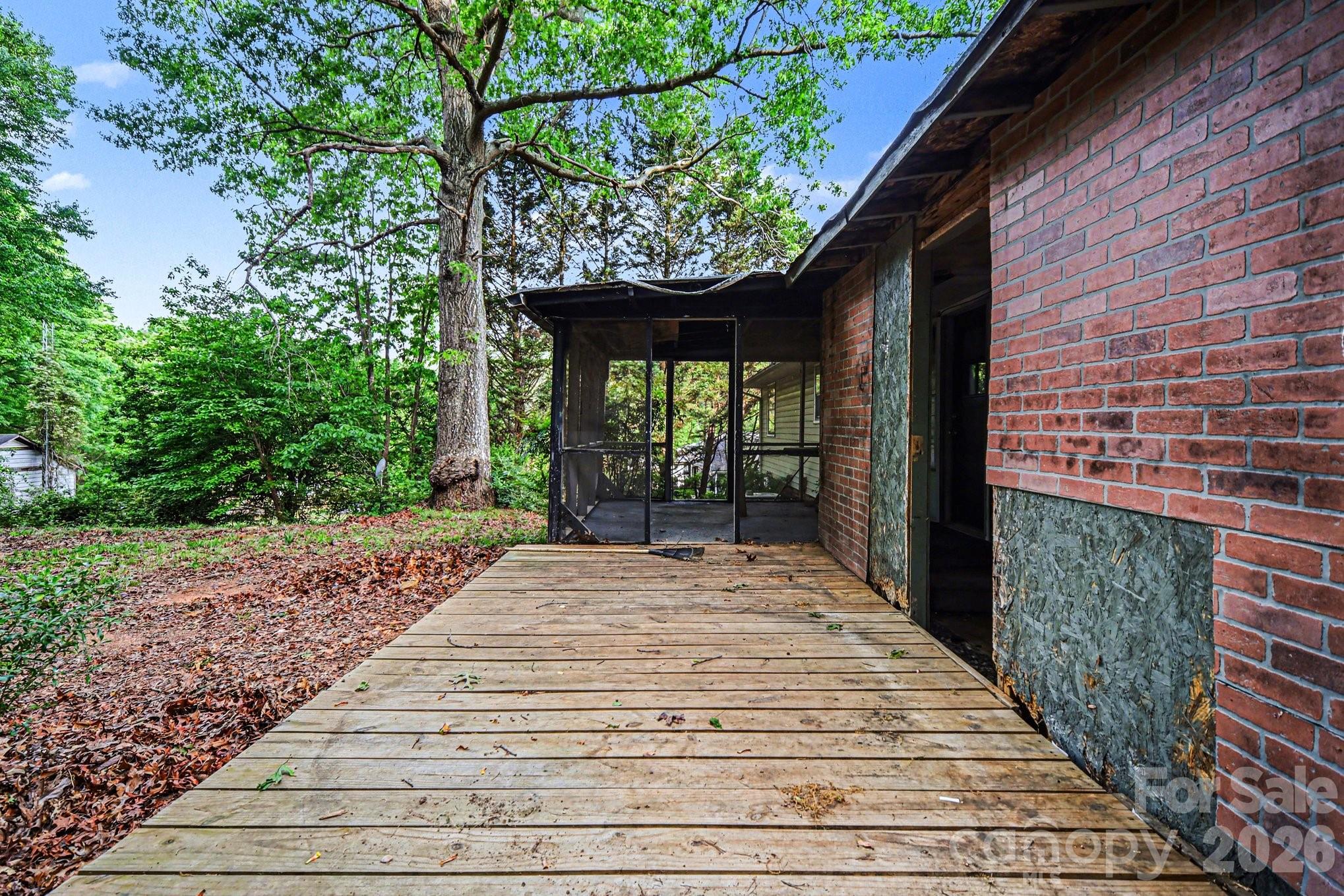 607 Texas Trail — Dallas