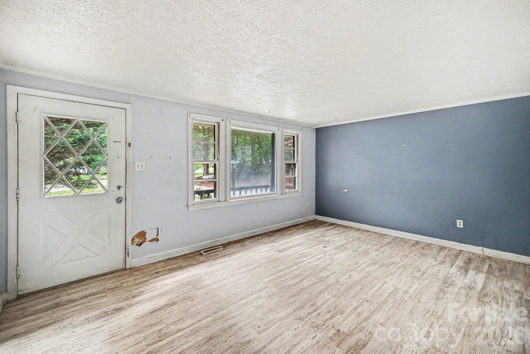 607 Texas Trail — Dallas