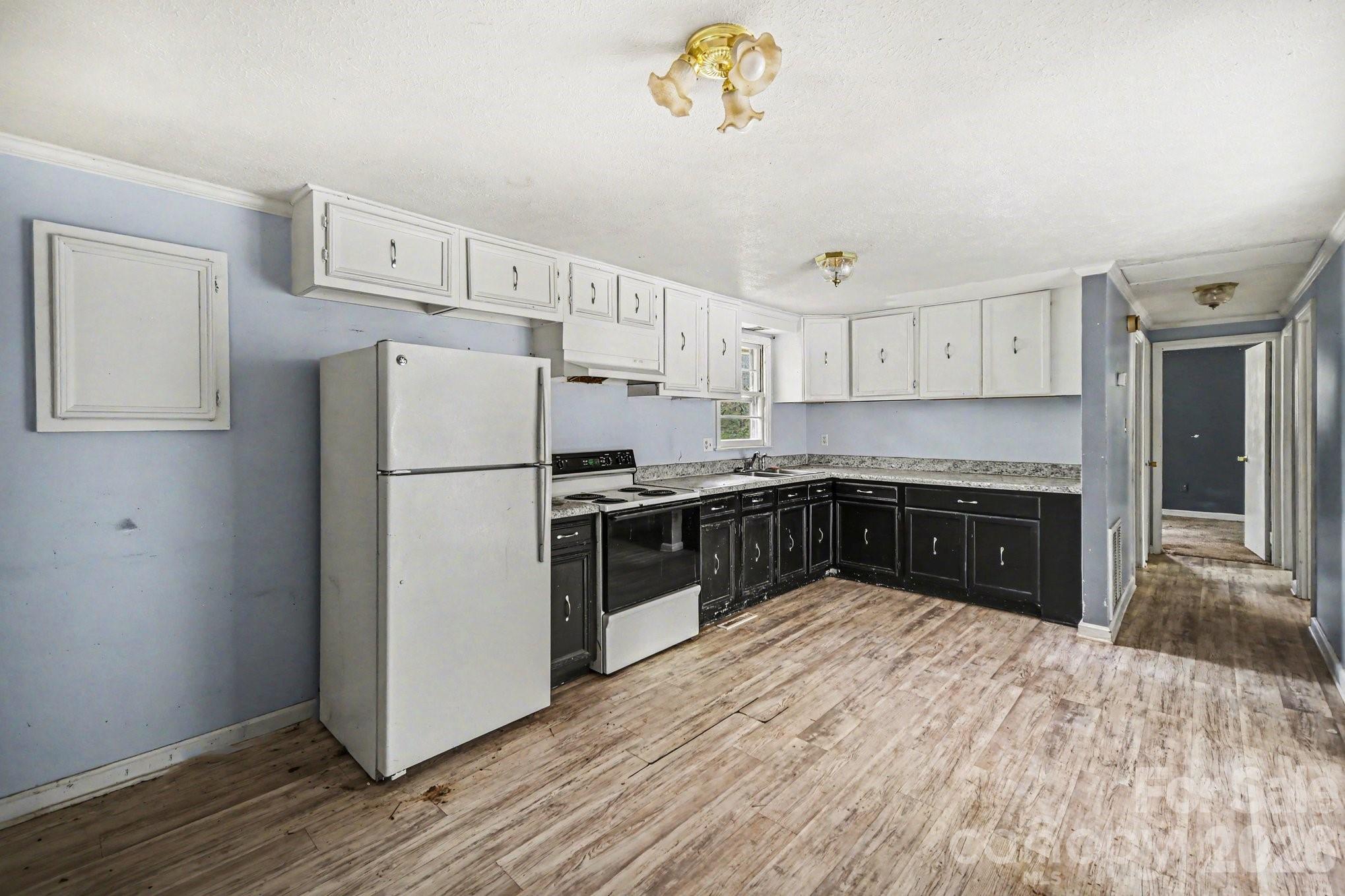 607 Texas Trail — Dallas
