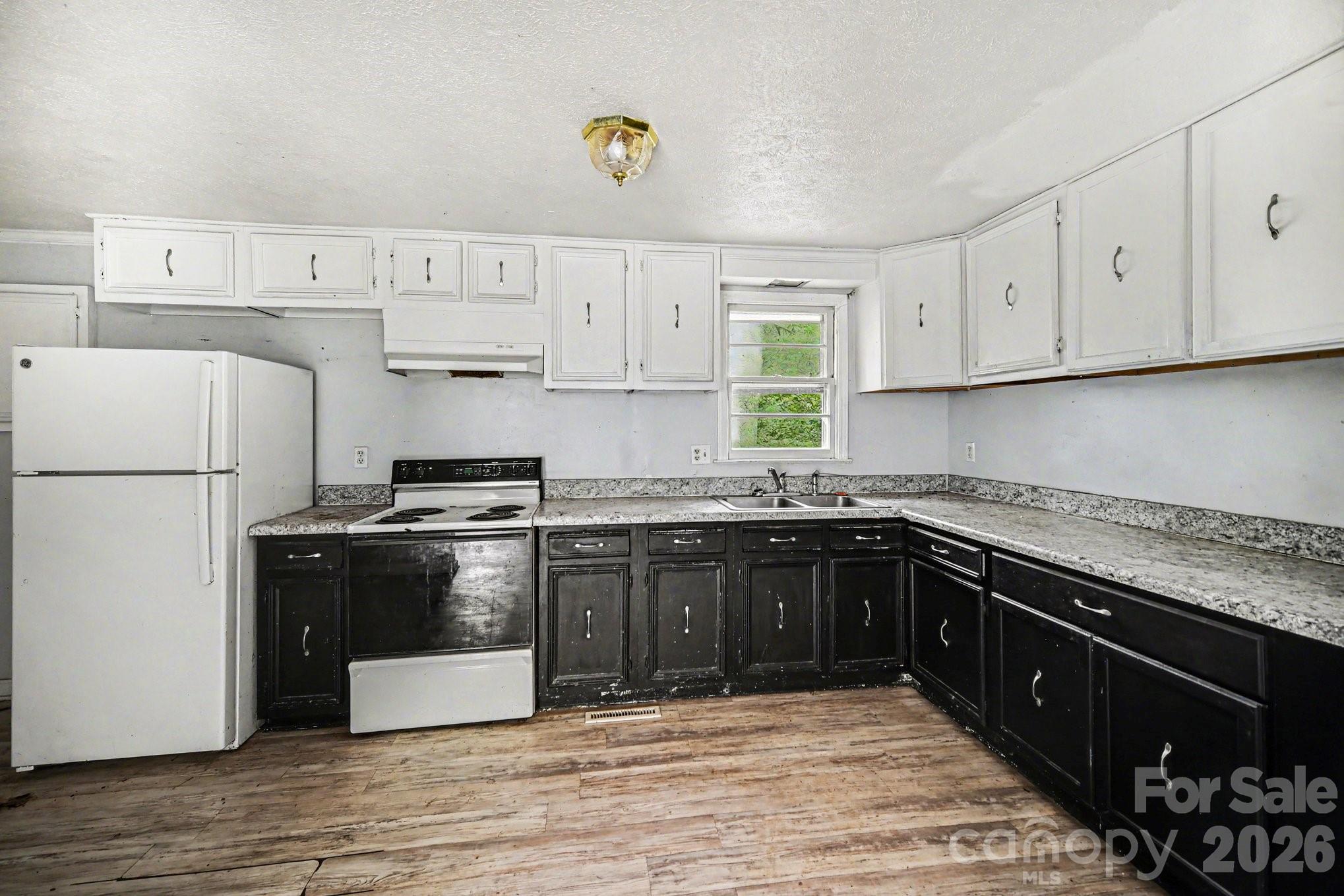607 Texas Trail — Dallas