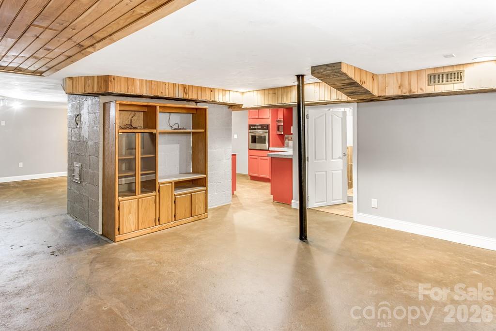 2629 Soco Road — Maggie Valley