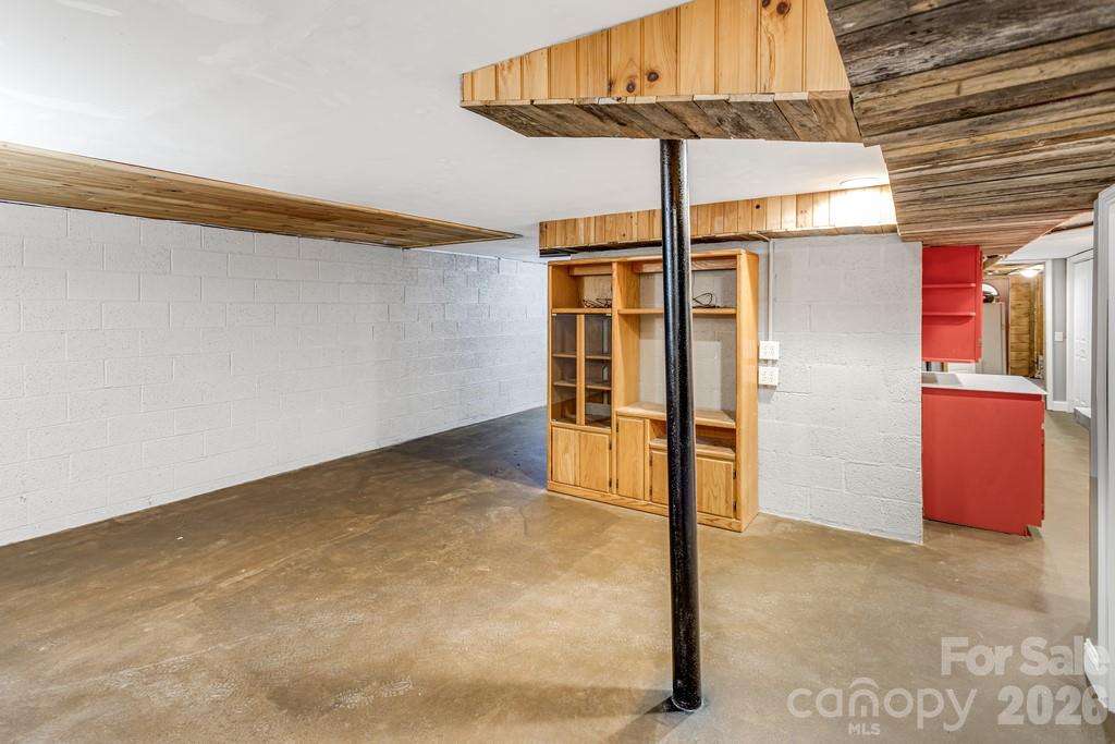 2629 Soco Road — Maggie Valley