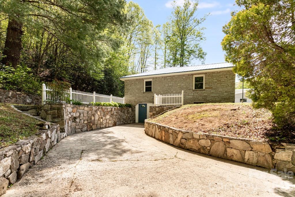 2629 Soco Road — Maggie Valley
