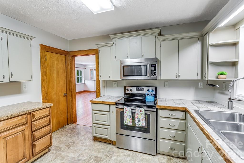 2629 Soco Road — Maggie Valley