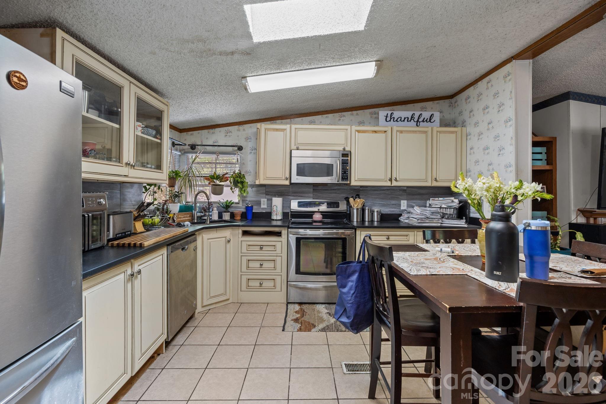 25 Weaver Lane — Black Mountain