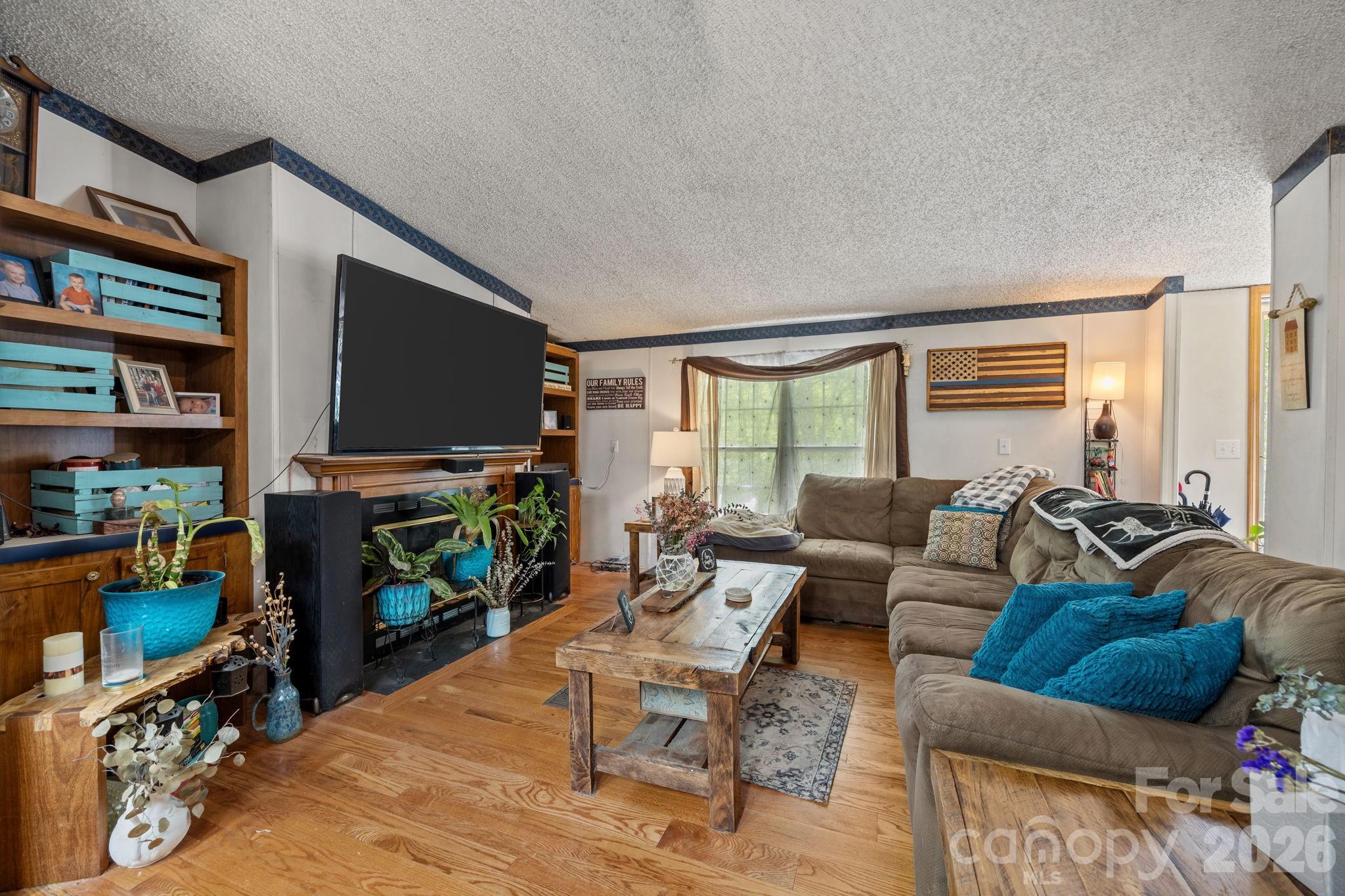 25 Weaver Lane — Black Mountain