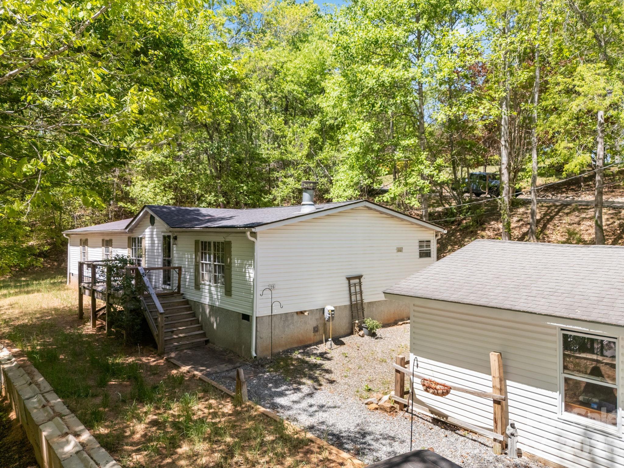25 Weaver Lane — Black Mountain