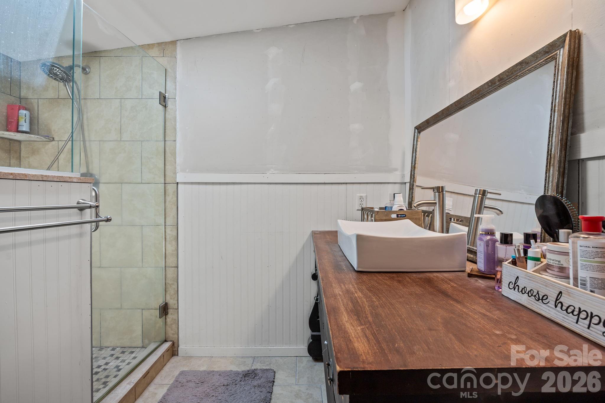 25 Weaver Lane — Black Mountain