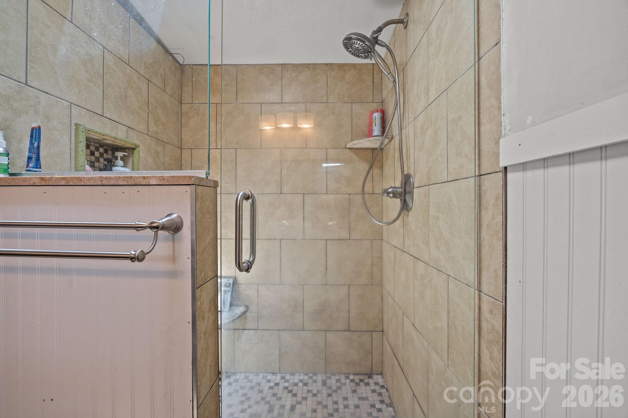 25 Weaver Lane — Black Mountain