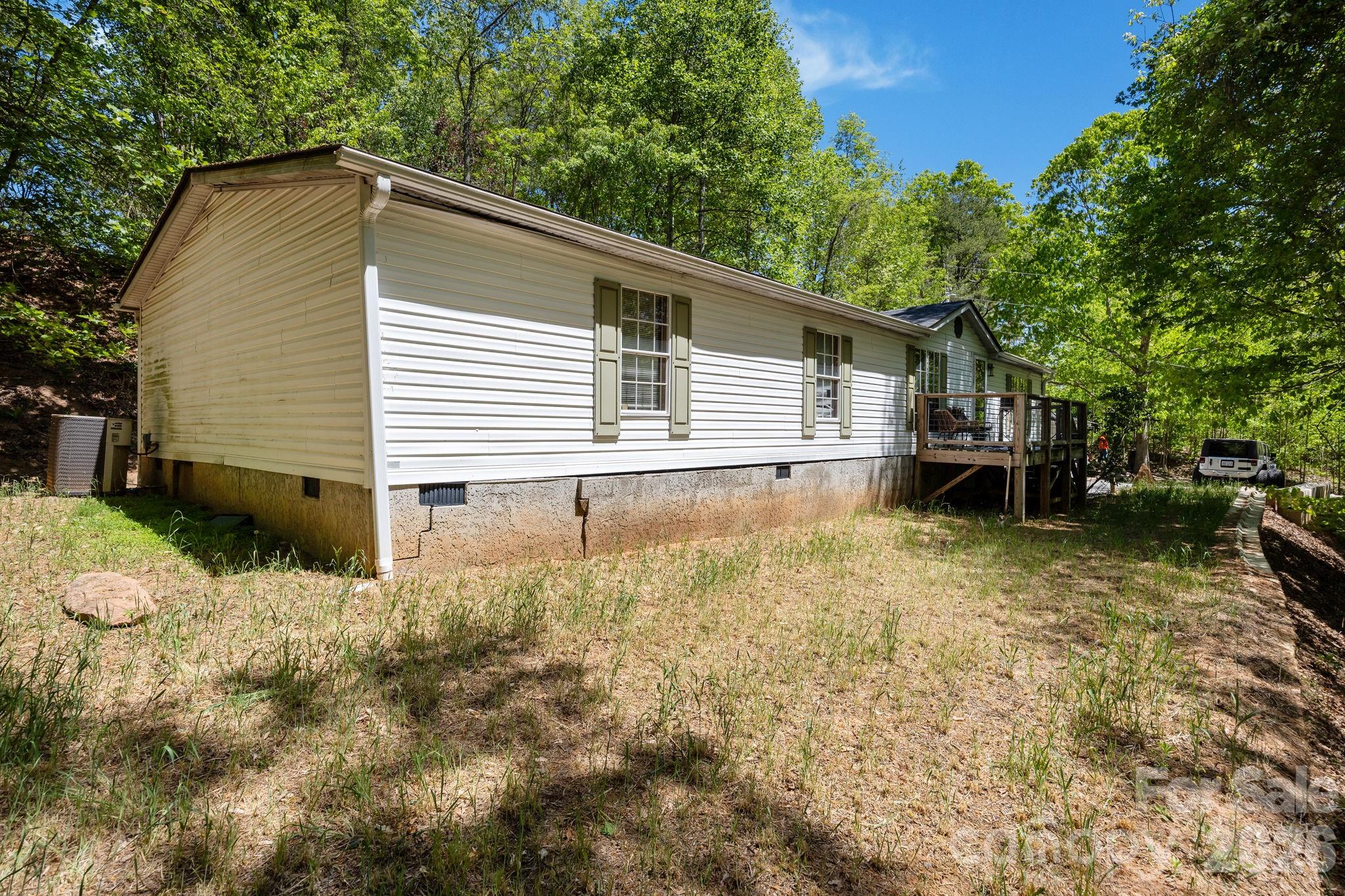 25 Weaver Lane — Black Mountain