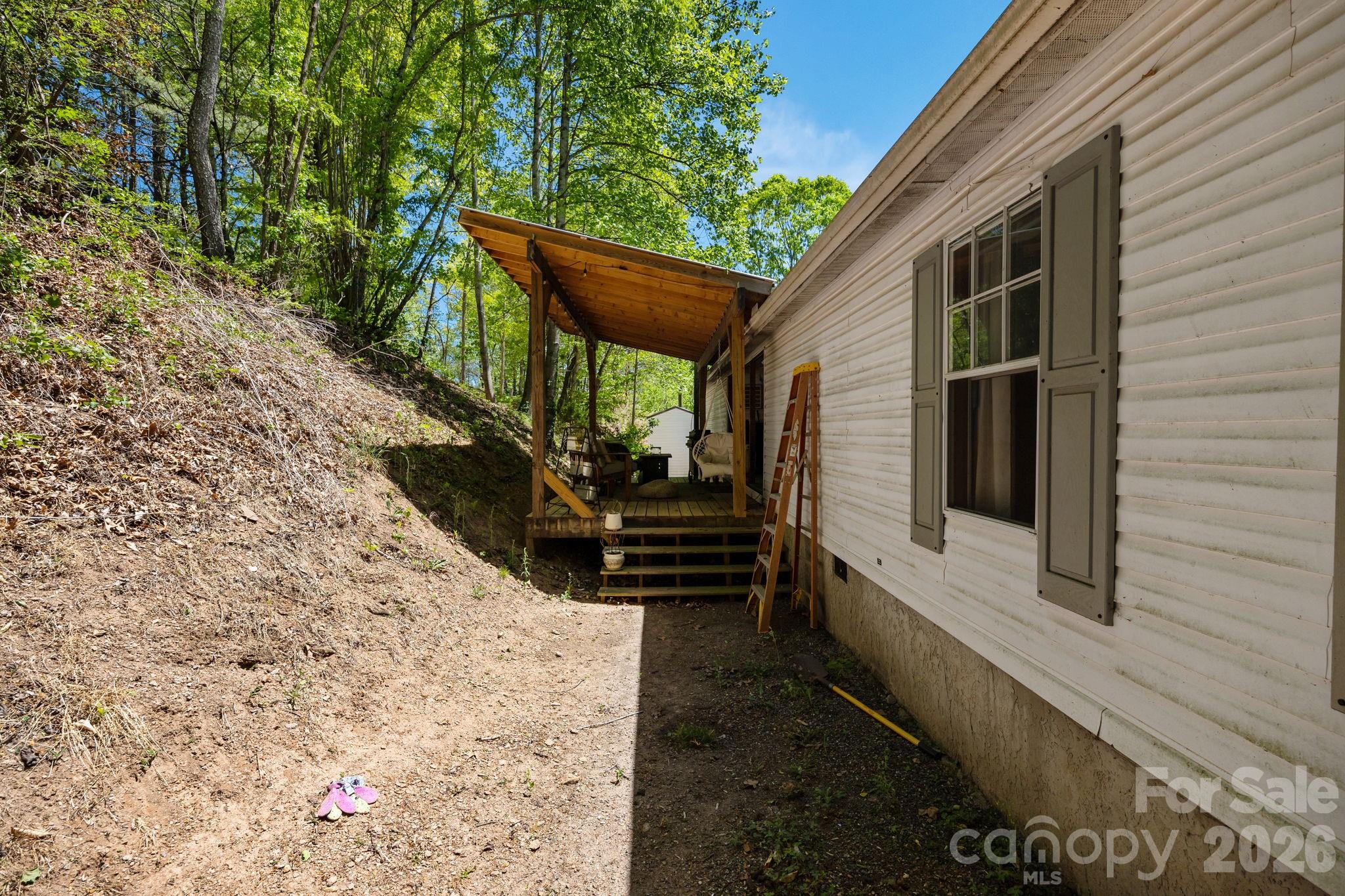 25 Weaver Lane — Black Mountain