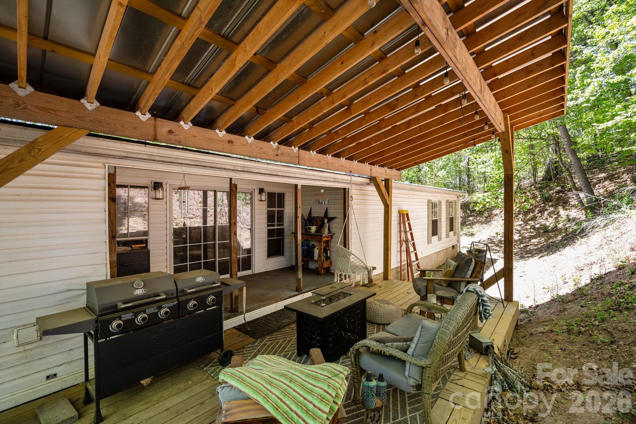 25 Weaver Lane — Black Mountain