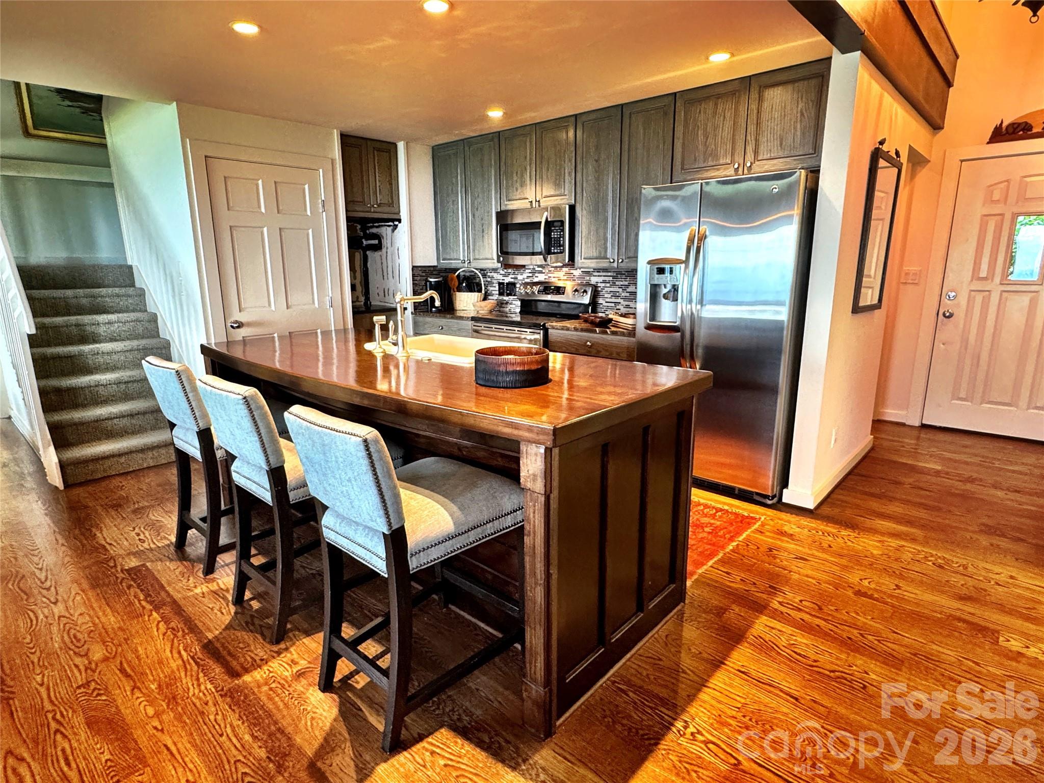 337 Rhododendron Lane — Burnsville