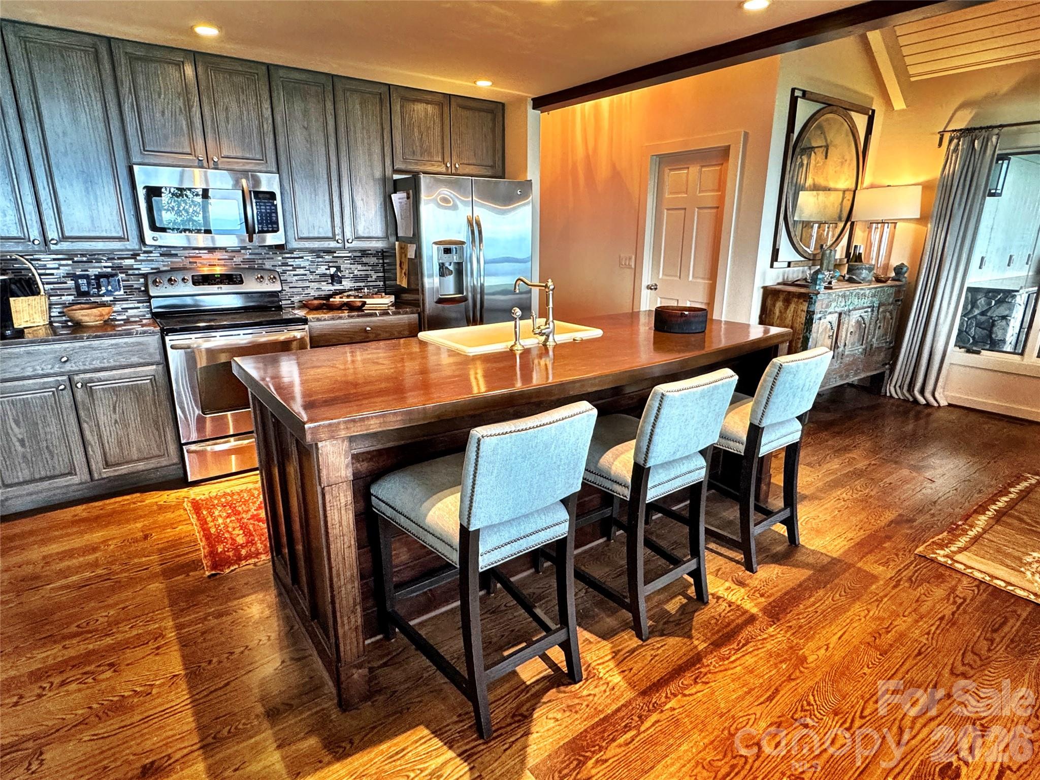 337 Rhododendron Lane — Burnsville