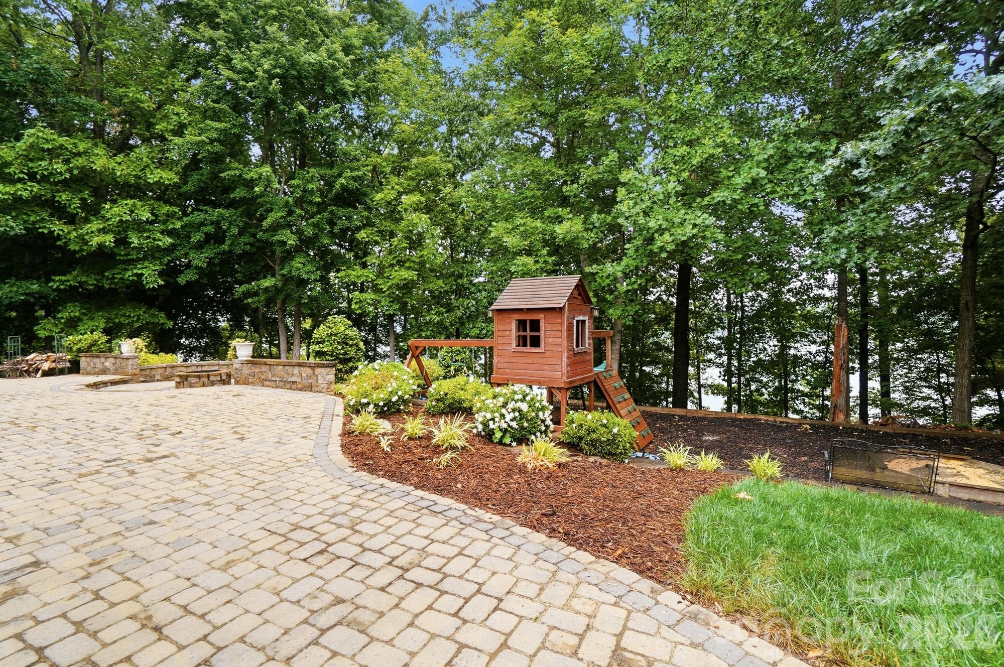 221 Whiterock Drive — Mount Holly