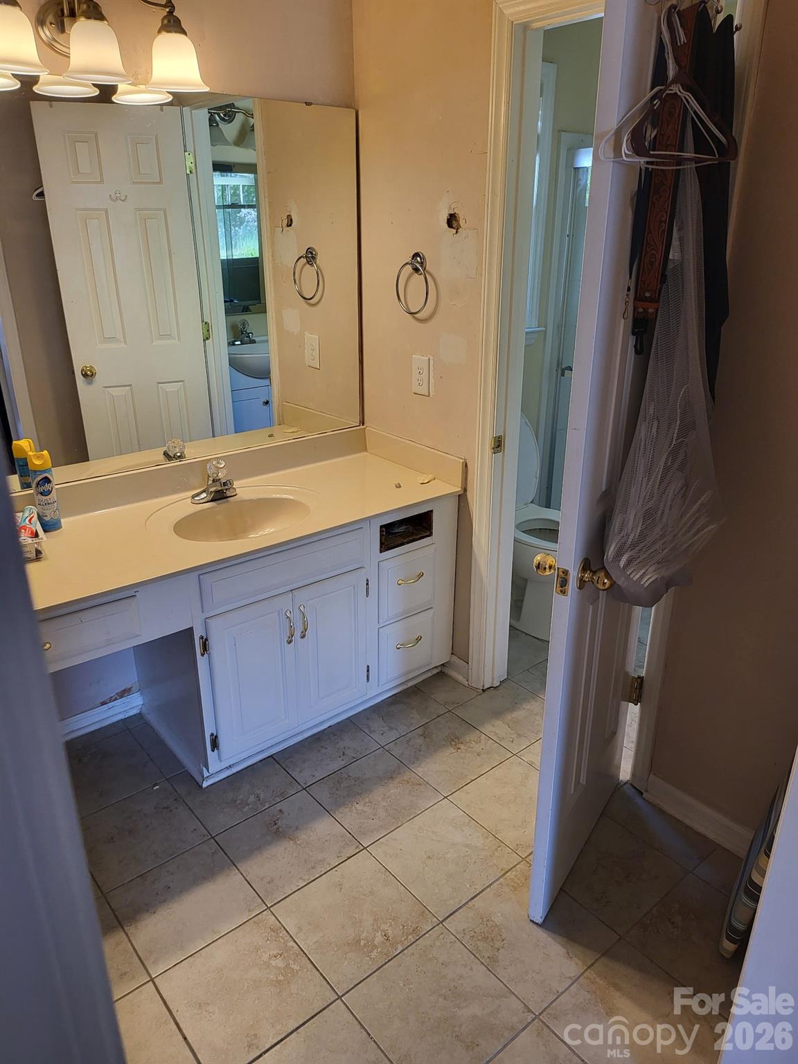 1022 Balsam Terrace — Charlotte