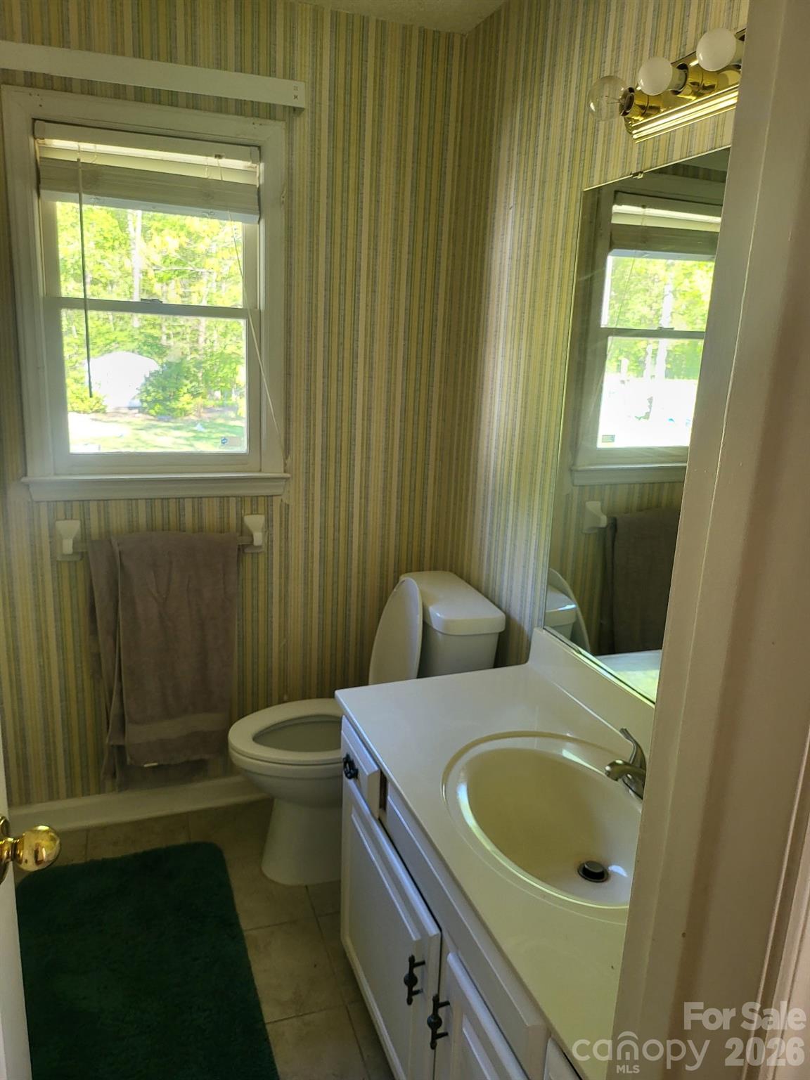 1022 Balsam Terrace — Charlotte