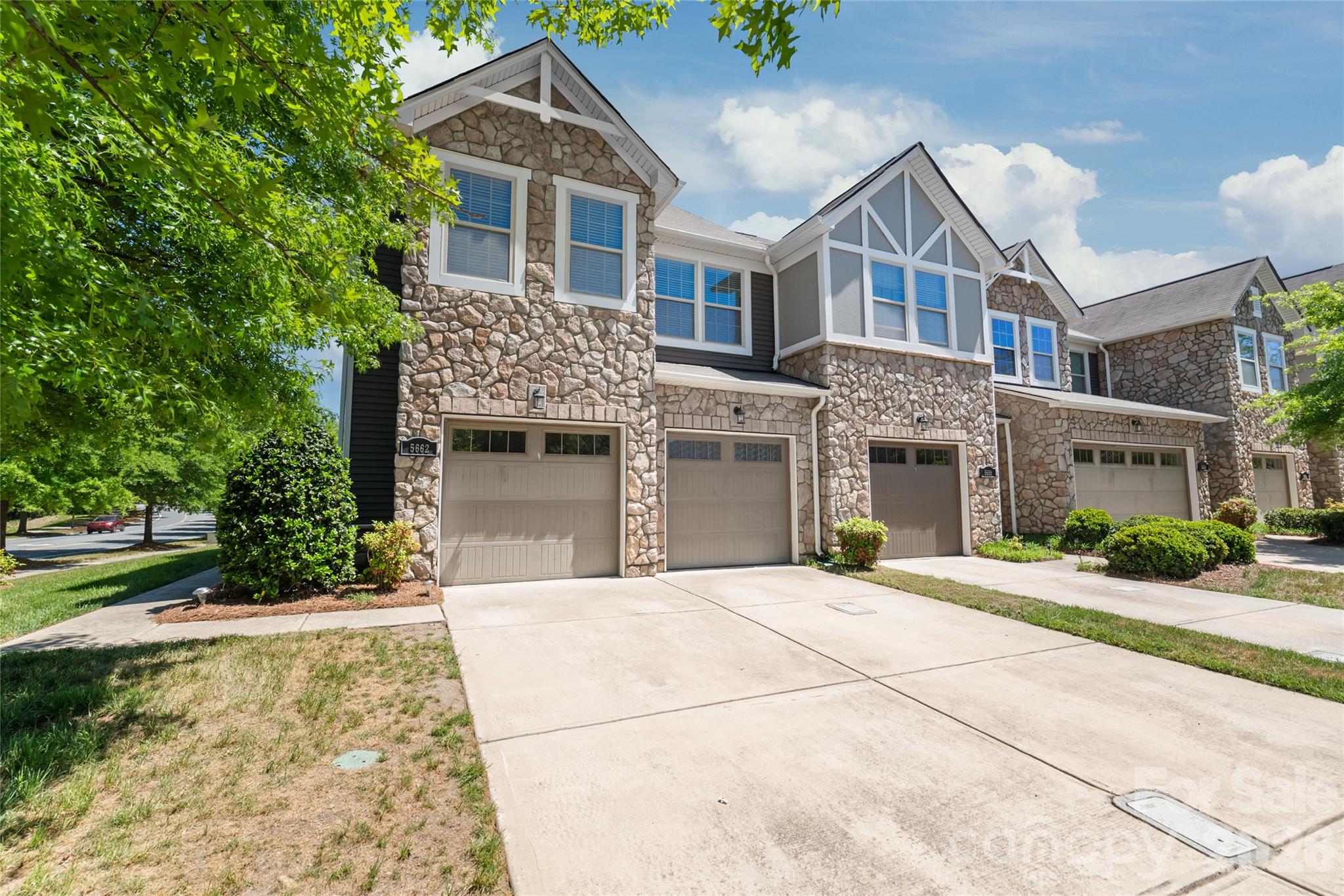 5662 Stonewells Drive — Charlotte