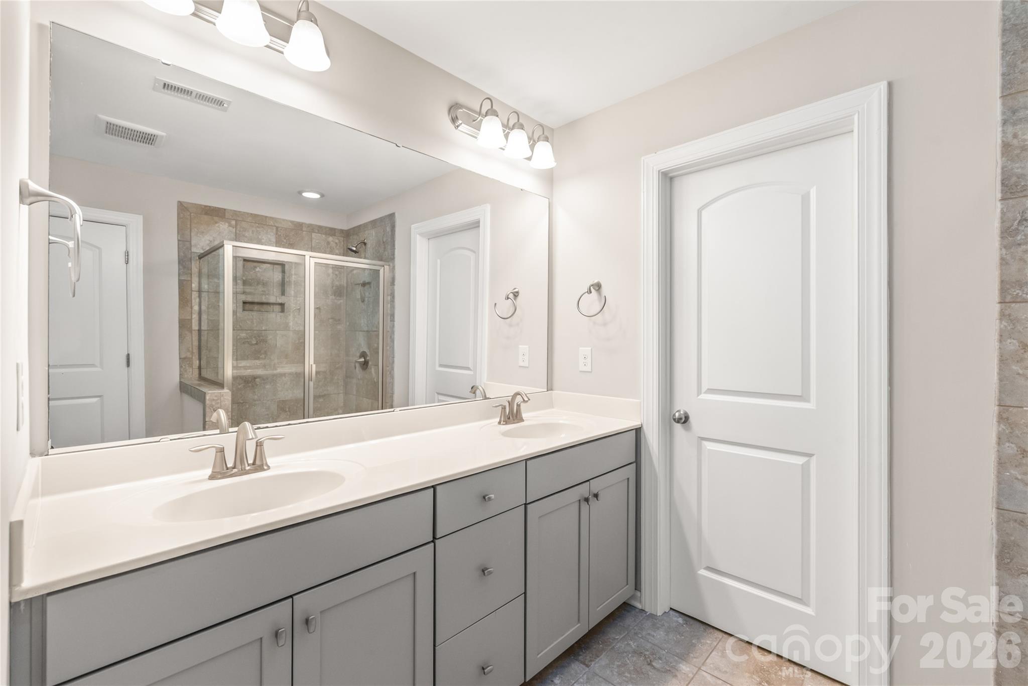 5662 Stonewells Drive — Charlotte