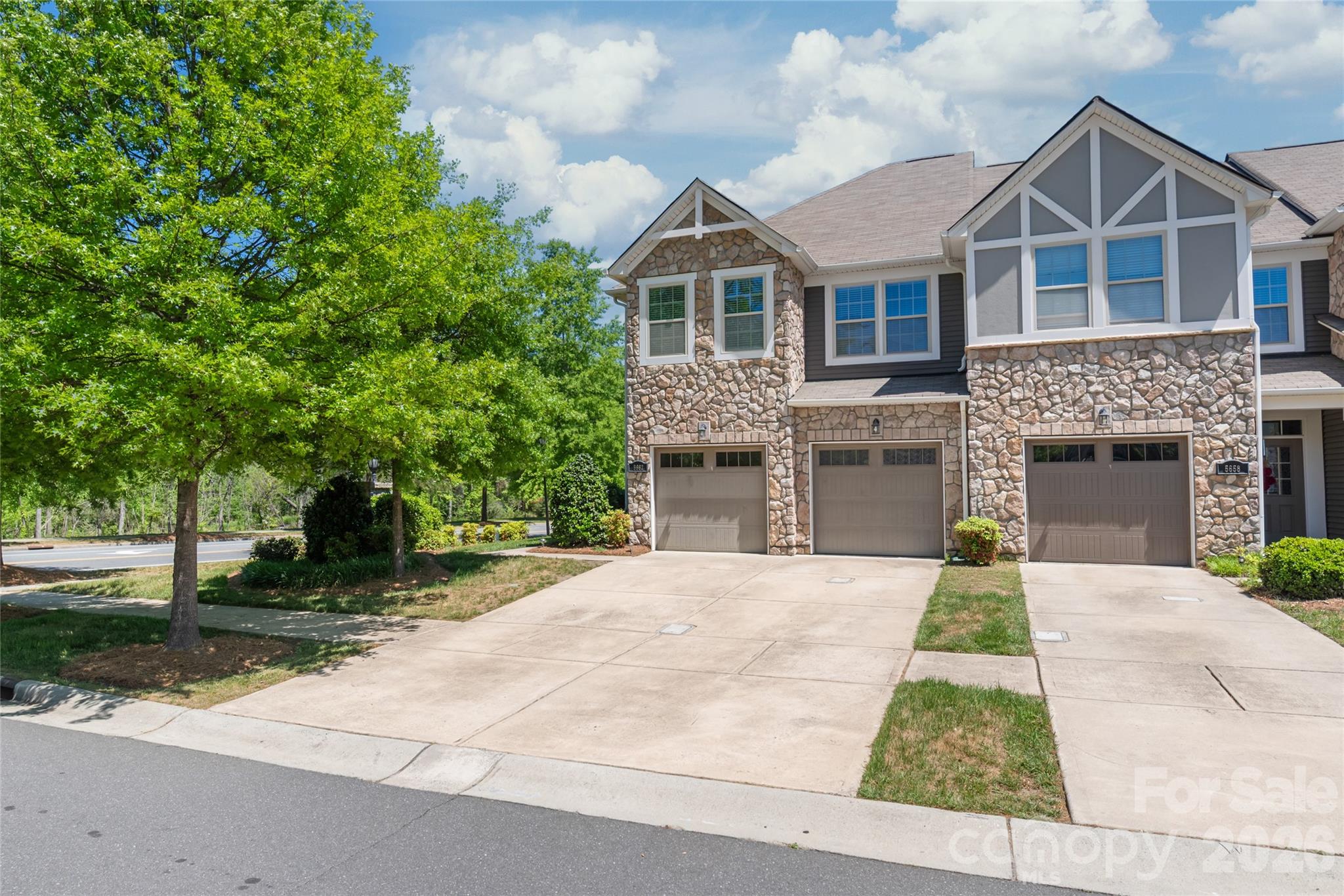 5662 Stonewells Drive — Charlotte