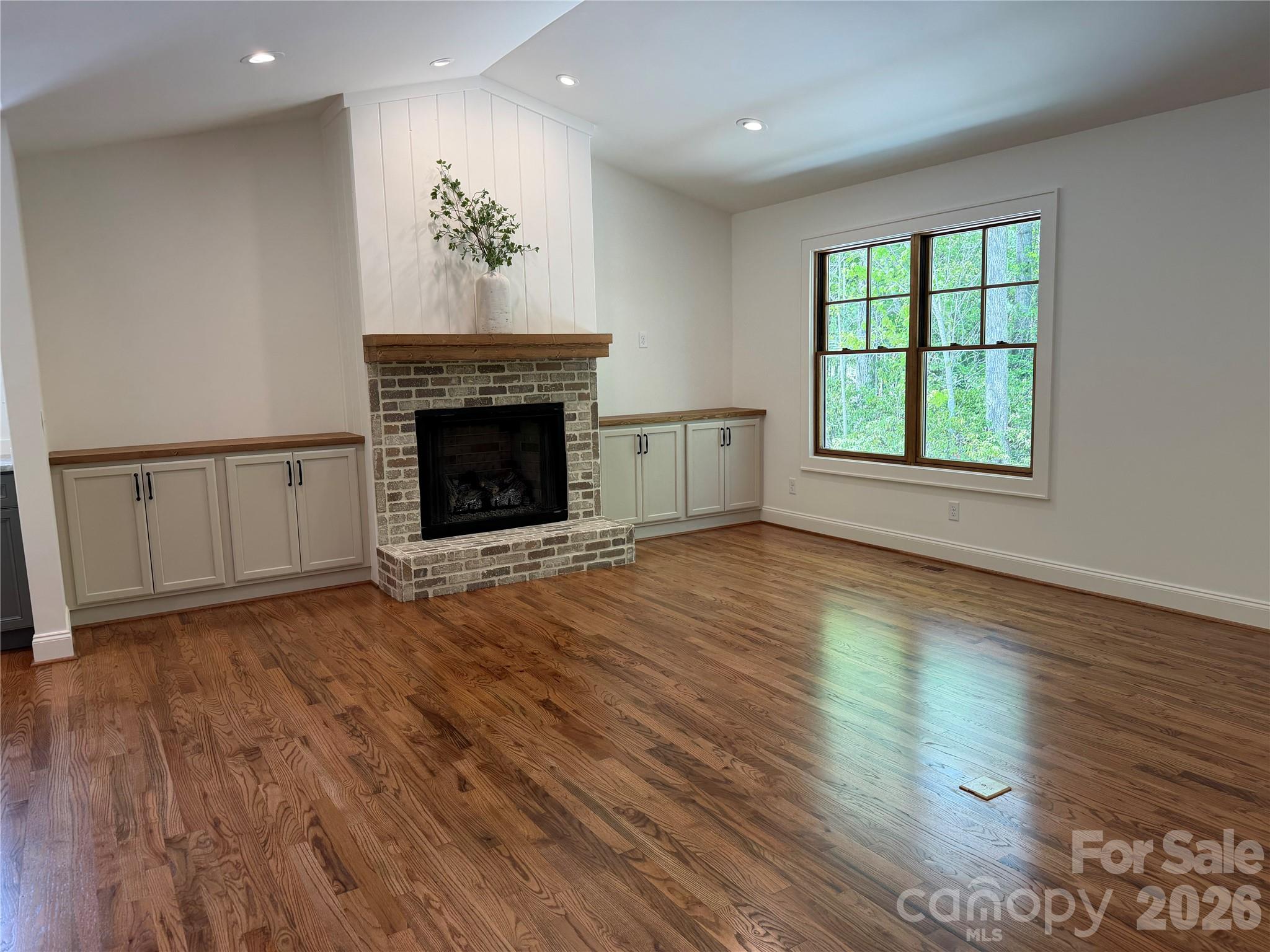 316 Big Raven Lane — Saluda