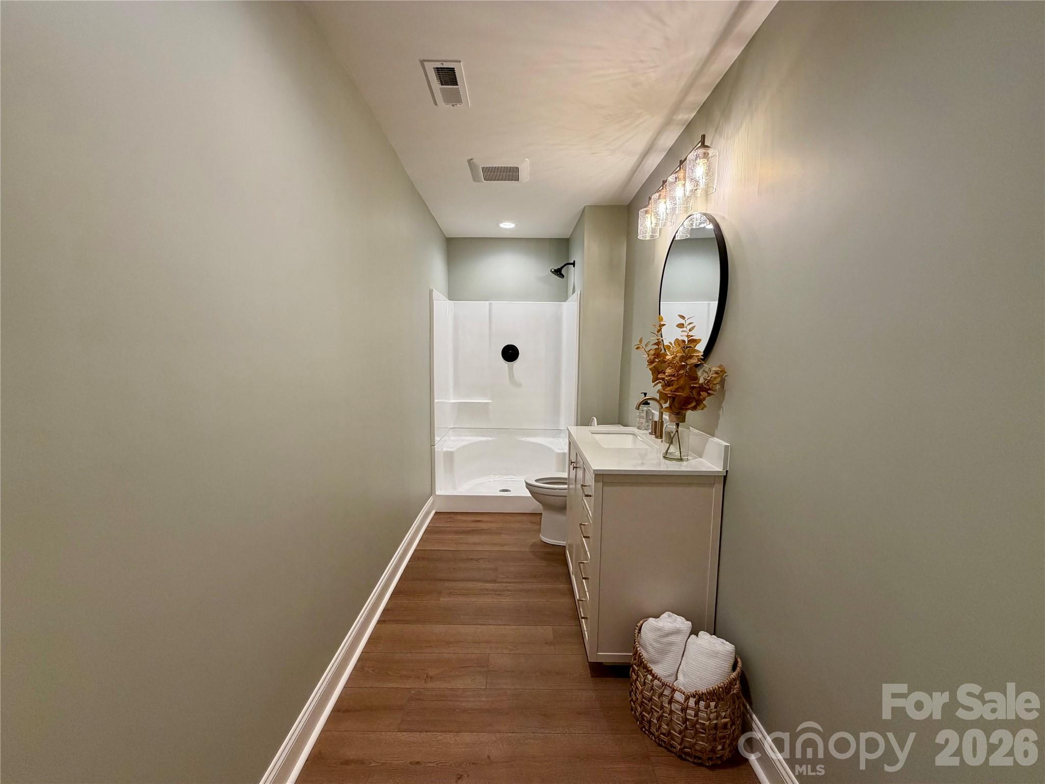 316 Big Raven Lane — Saluda
