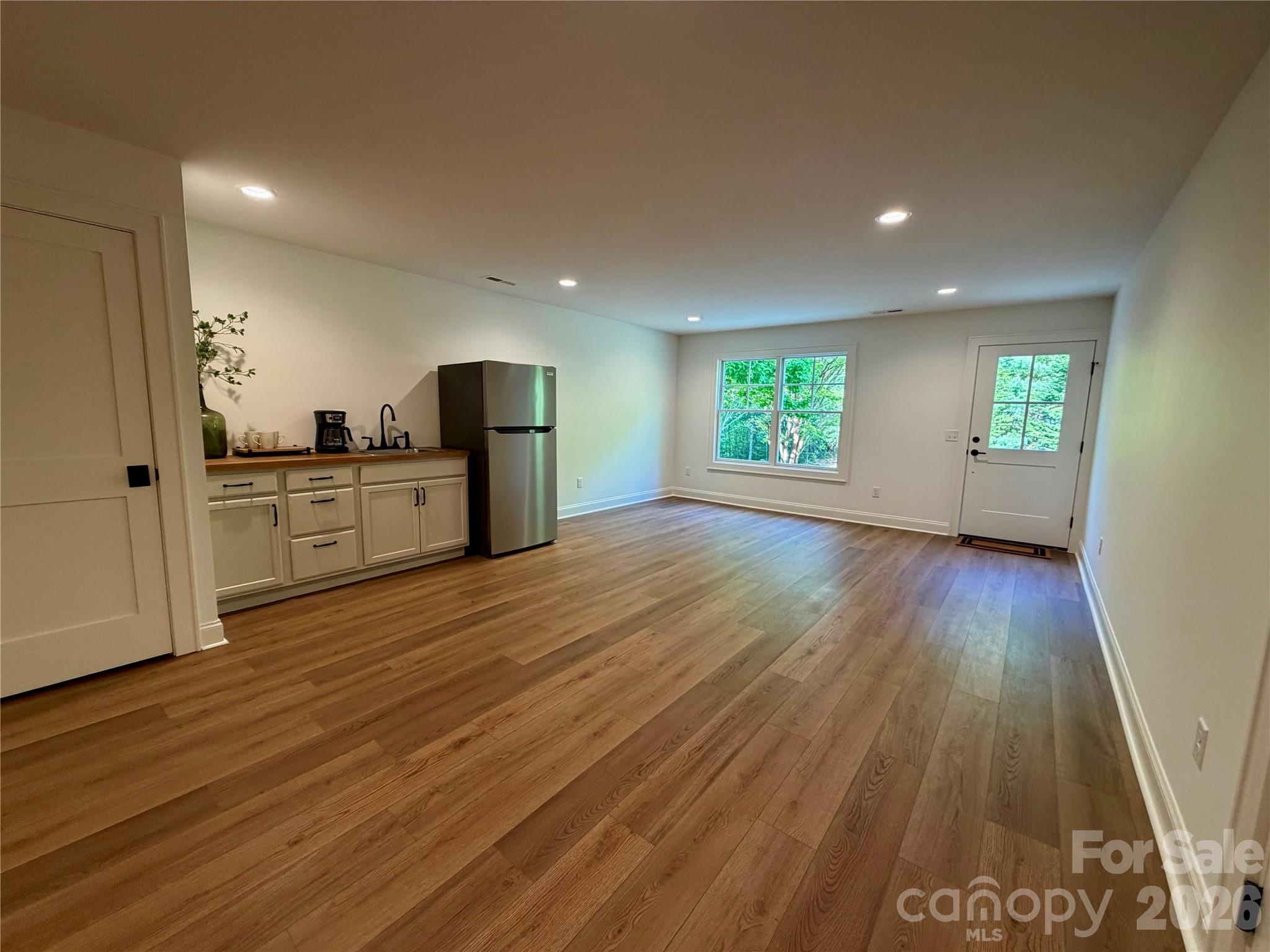316 Big Raven Lane — Saluda